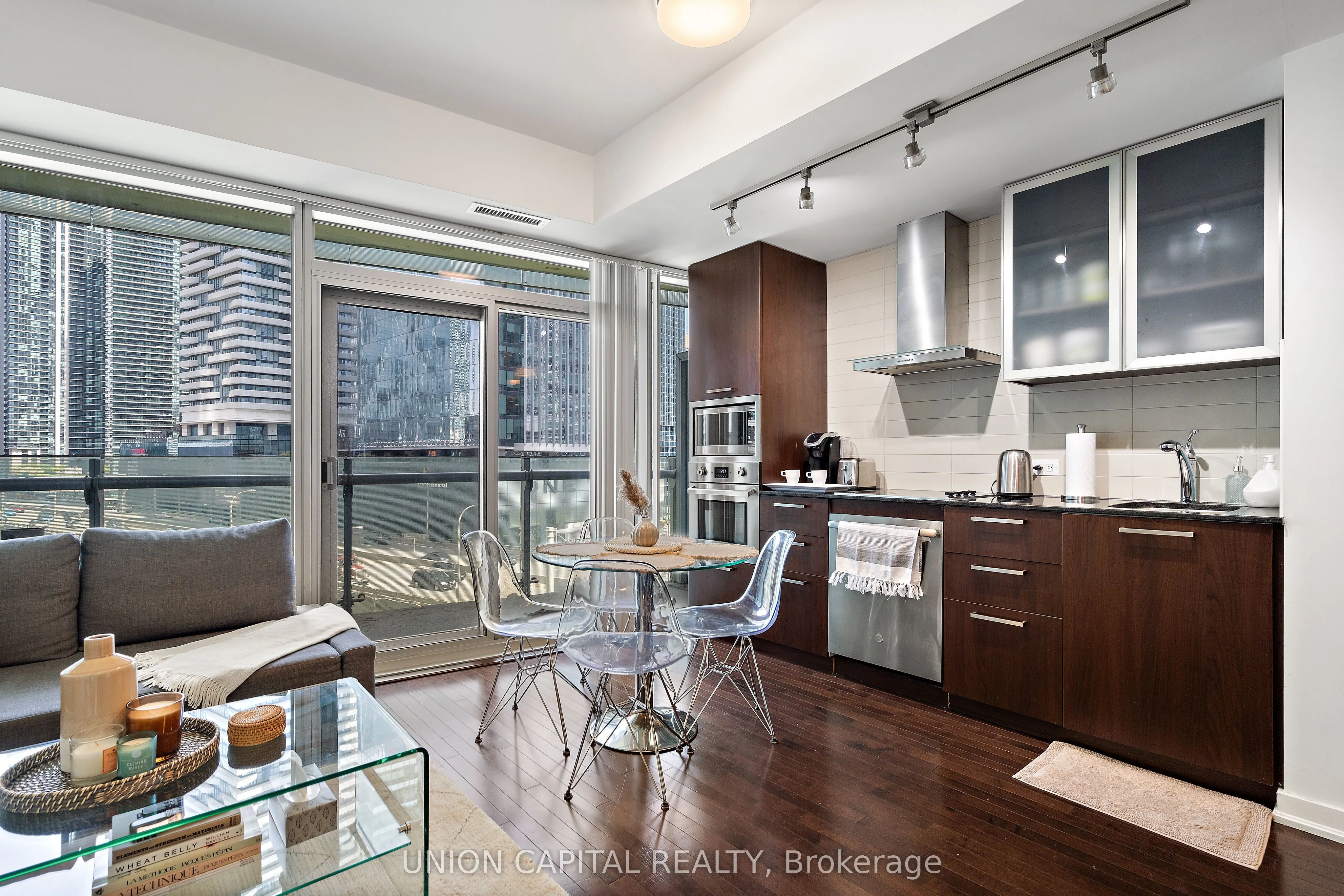 12 York Street, #501