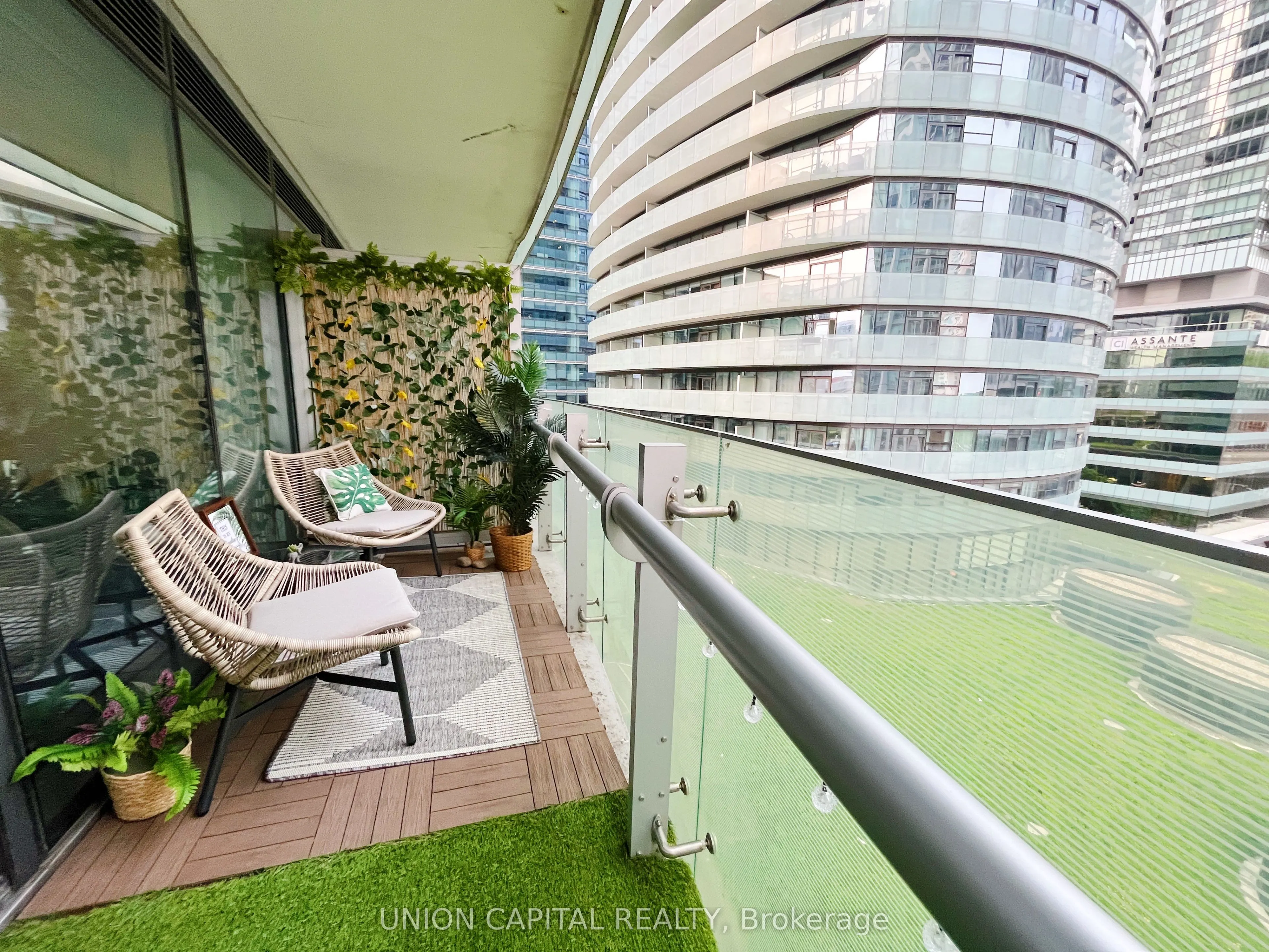 12 York Street, #501