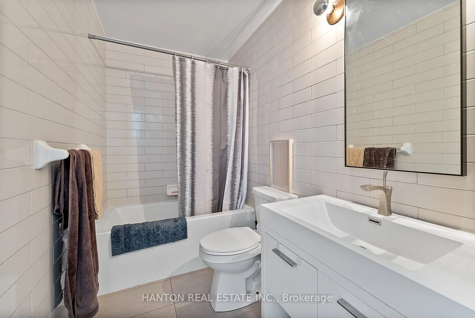 1101 Queen Street W, #105