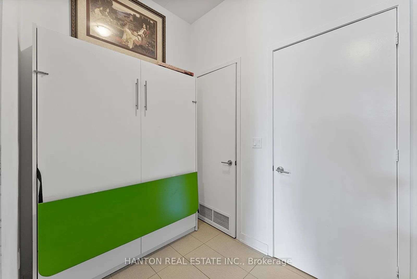 1101 Queen Street W, #105