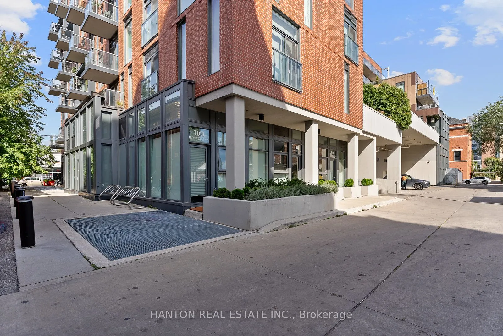 1101 Queen Street W, #105