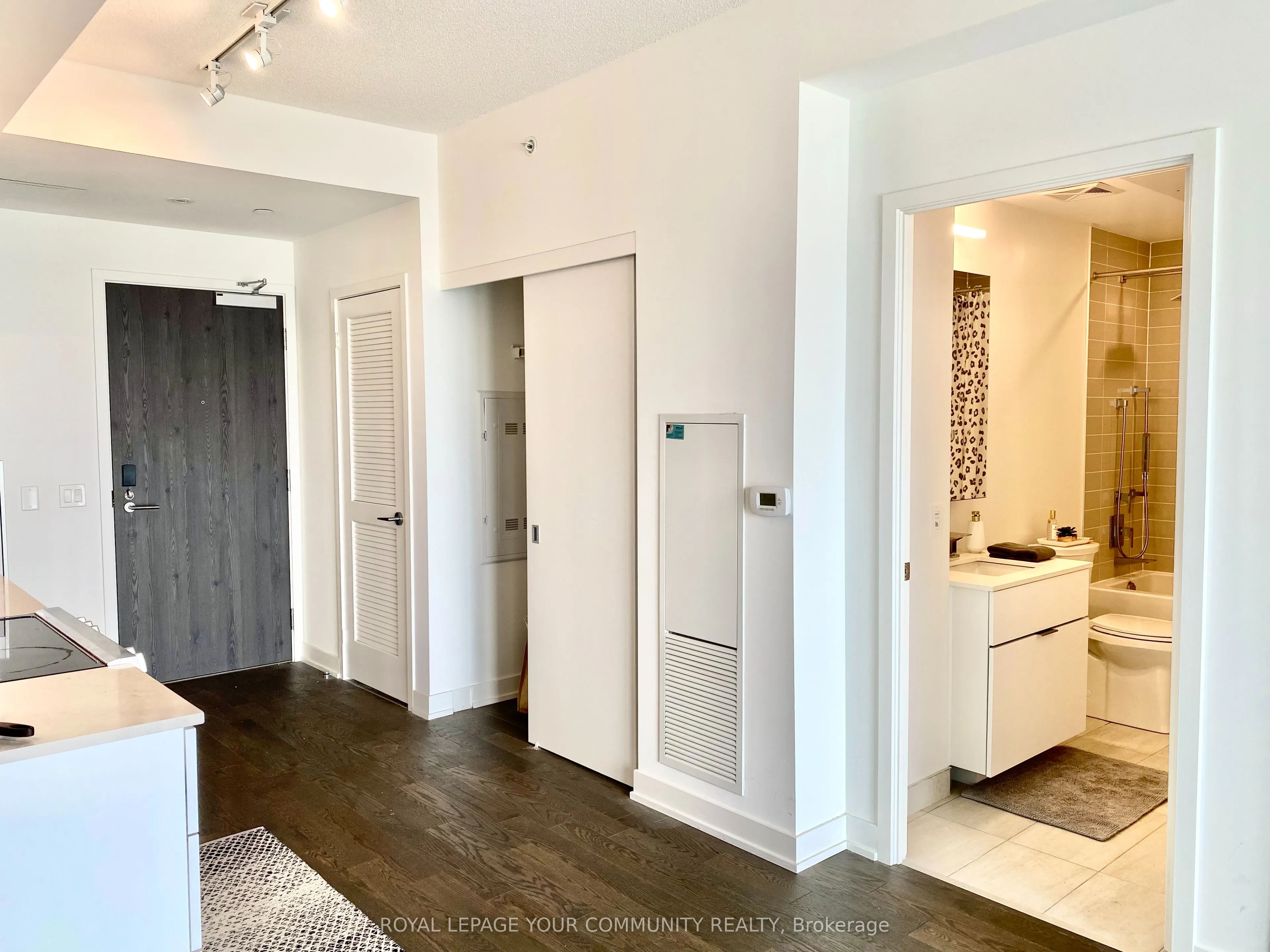 25 Richmond Street E, #2701