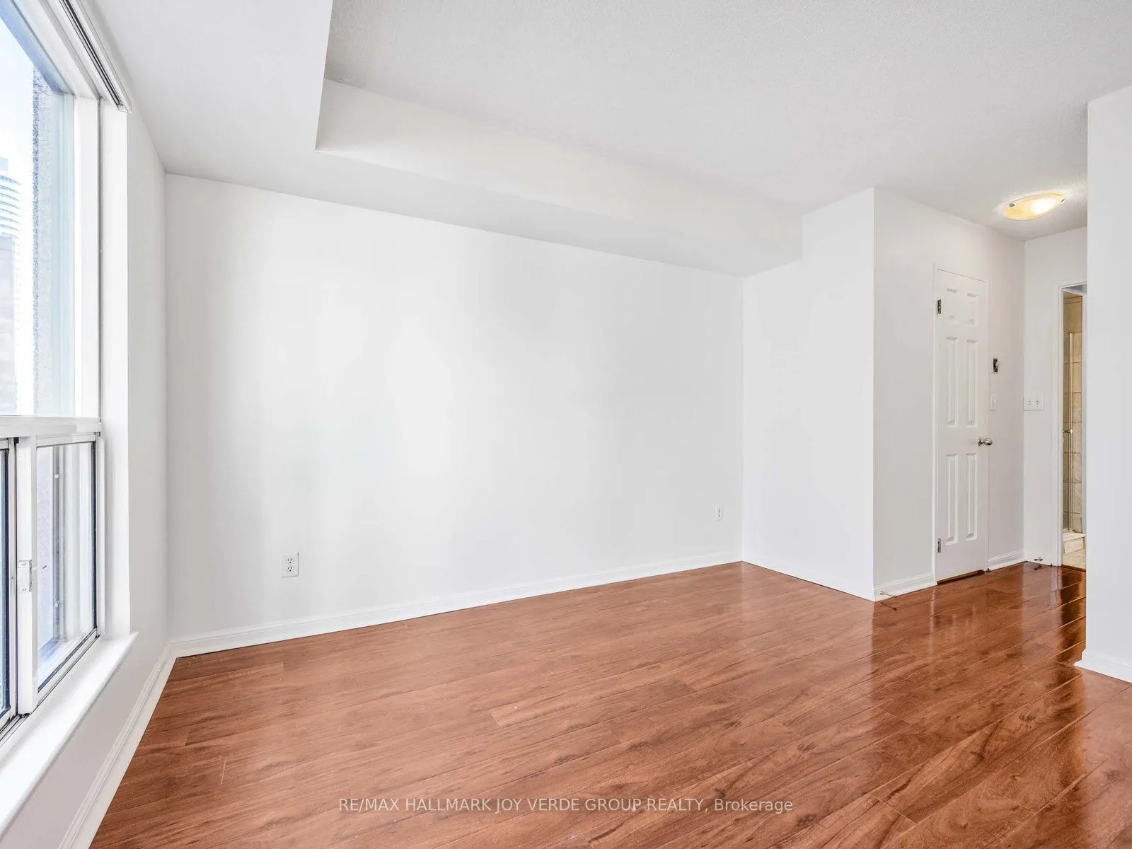 7 Carlton Street, #1213