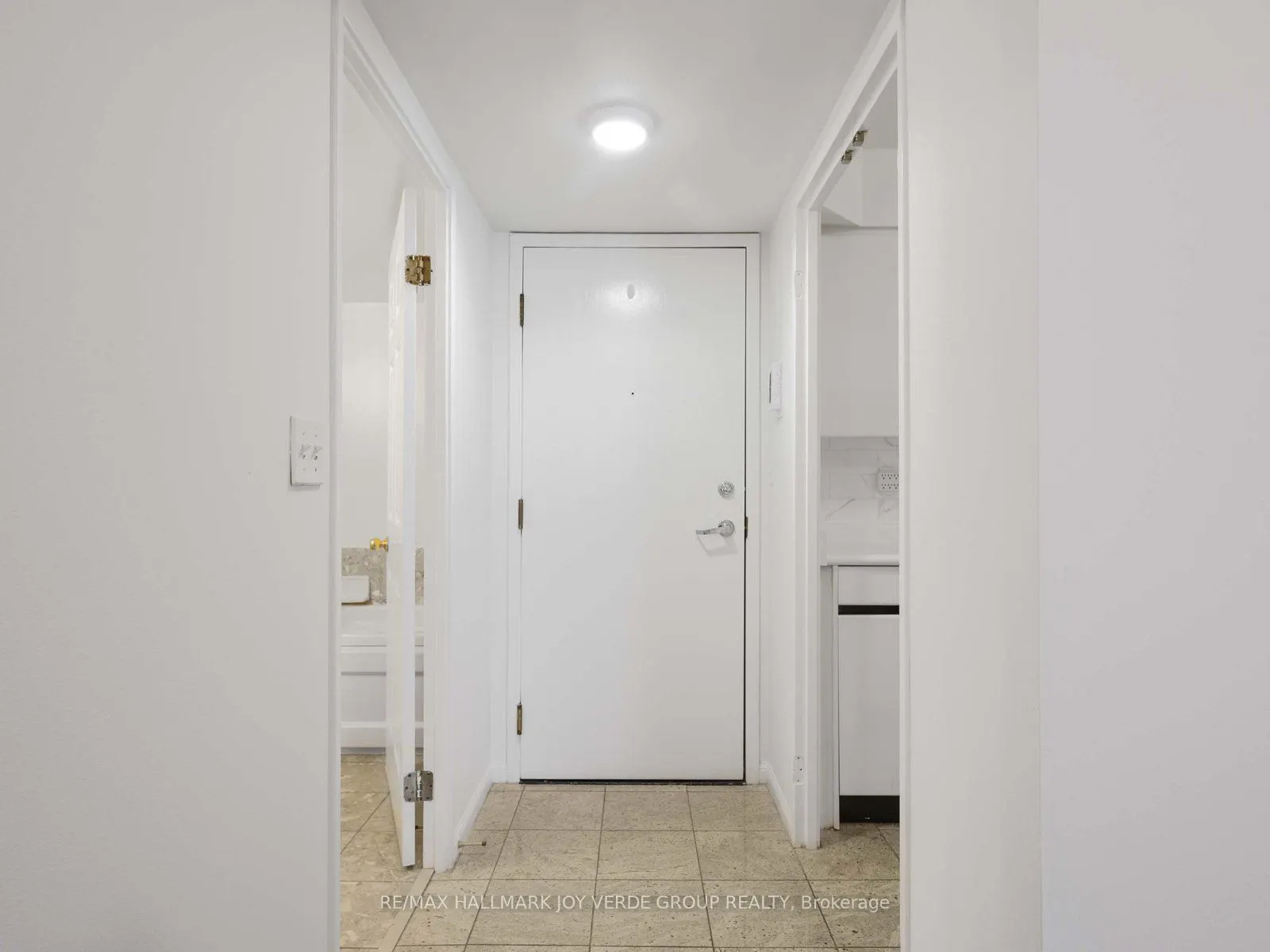 7 Carlton Street, #1213