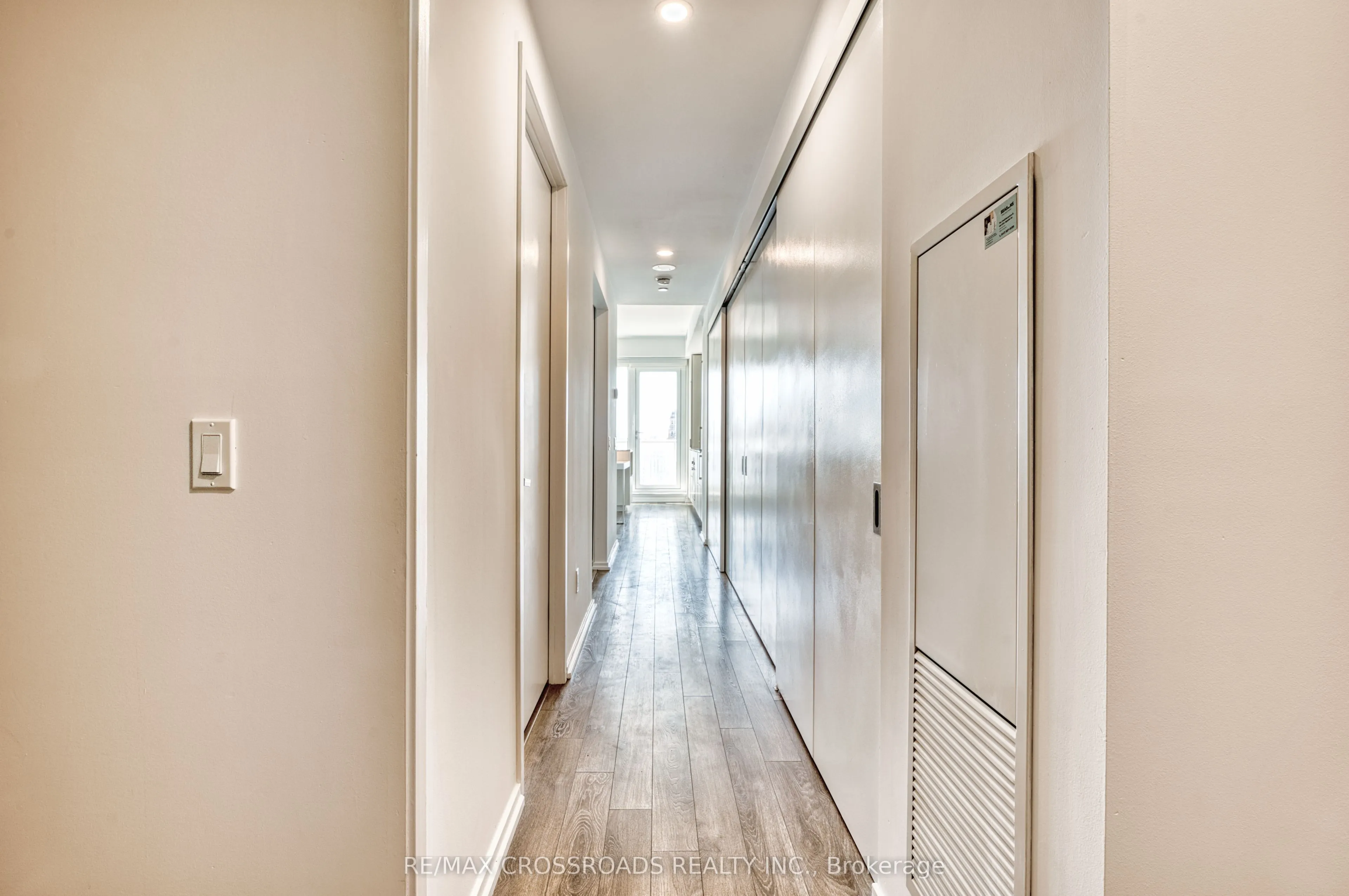 197 Yonge Street, #1510