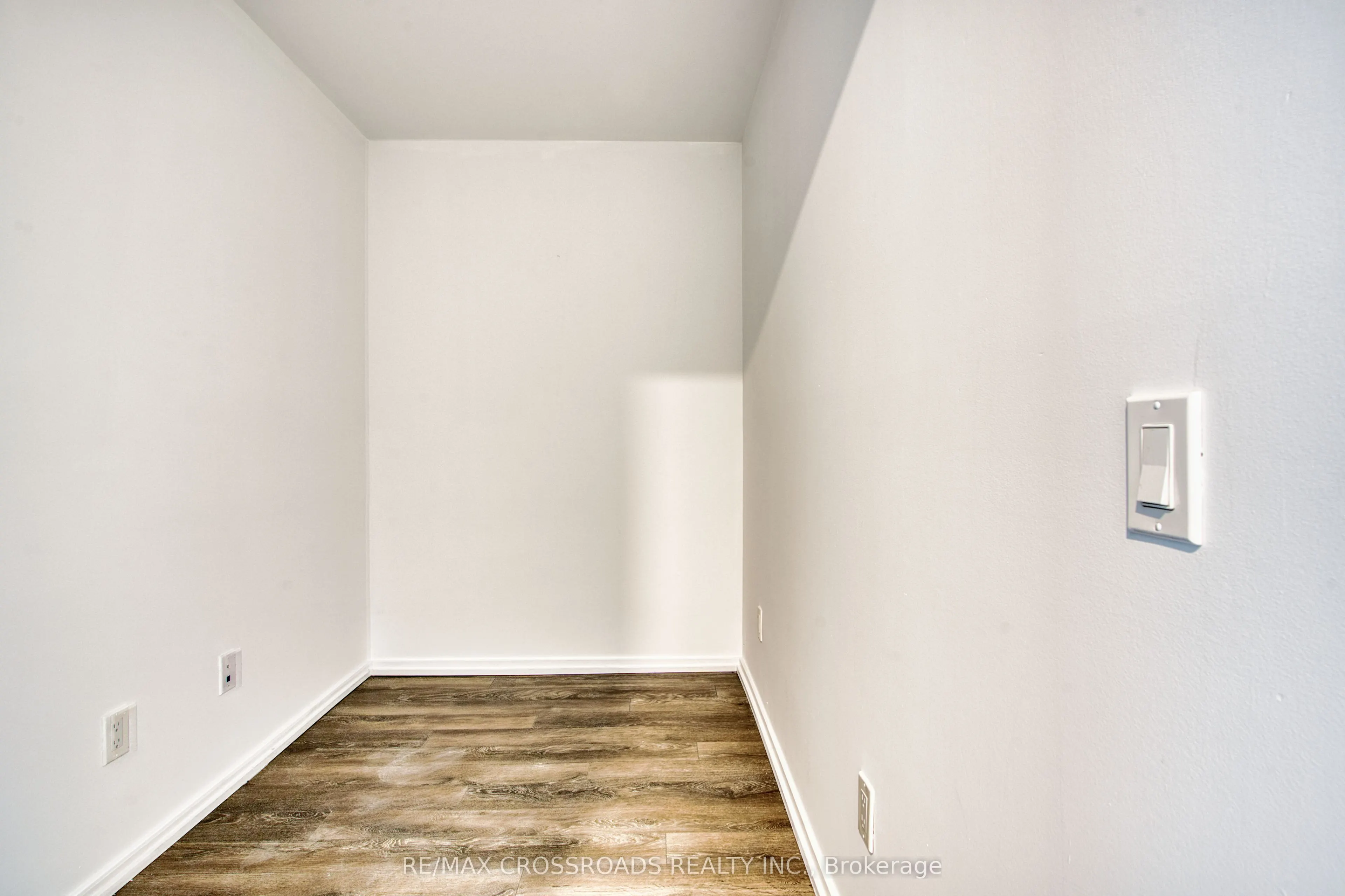 197 Yonge Street, #1510