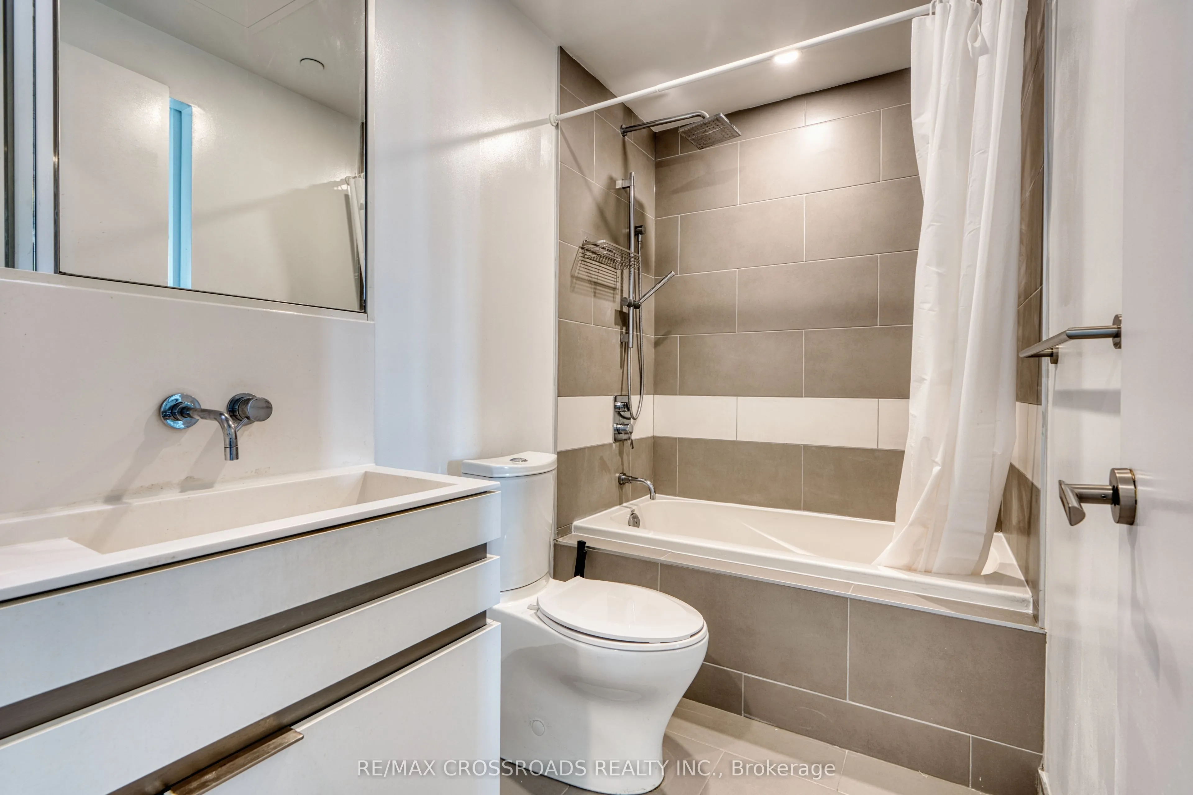 197 Yonge Street, #1510