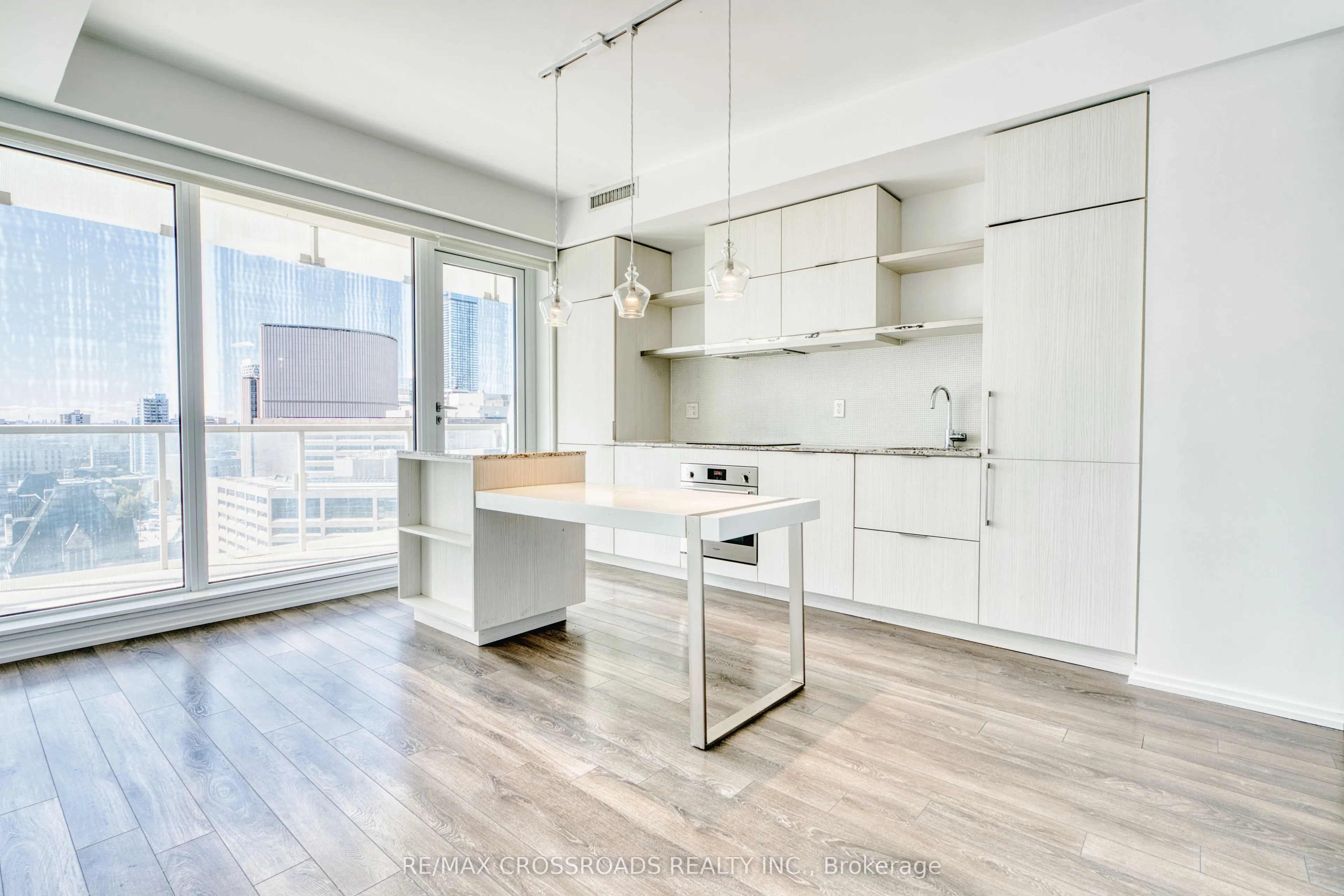 197 Yonge Street, #1510