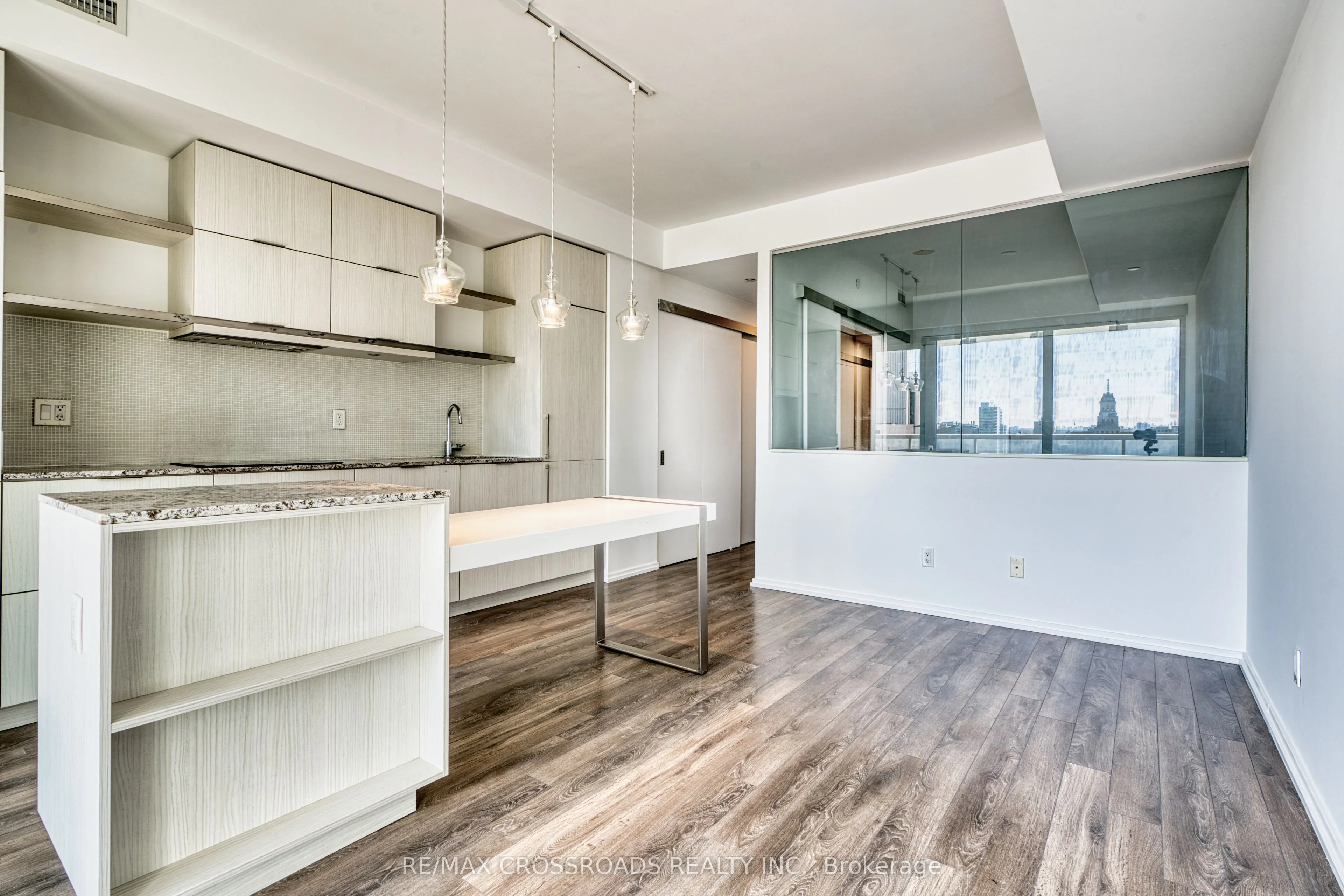 197 Yonge Street, #1510