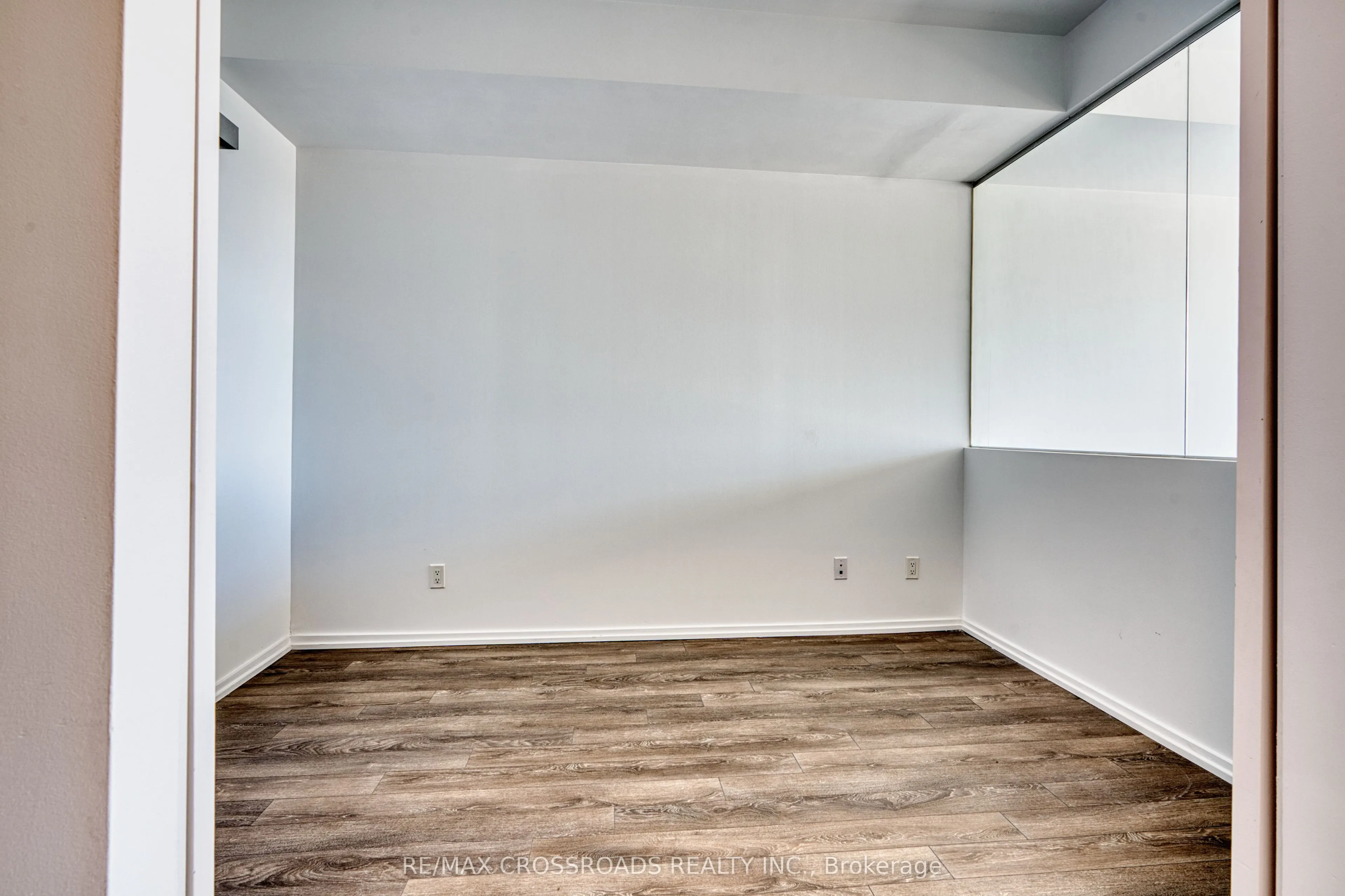197 Yonge Street, #1510