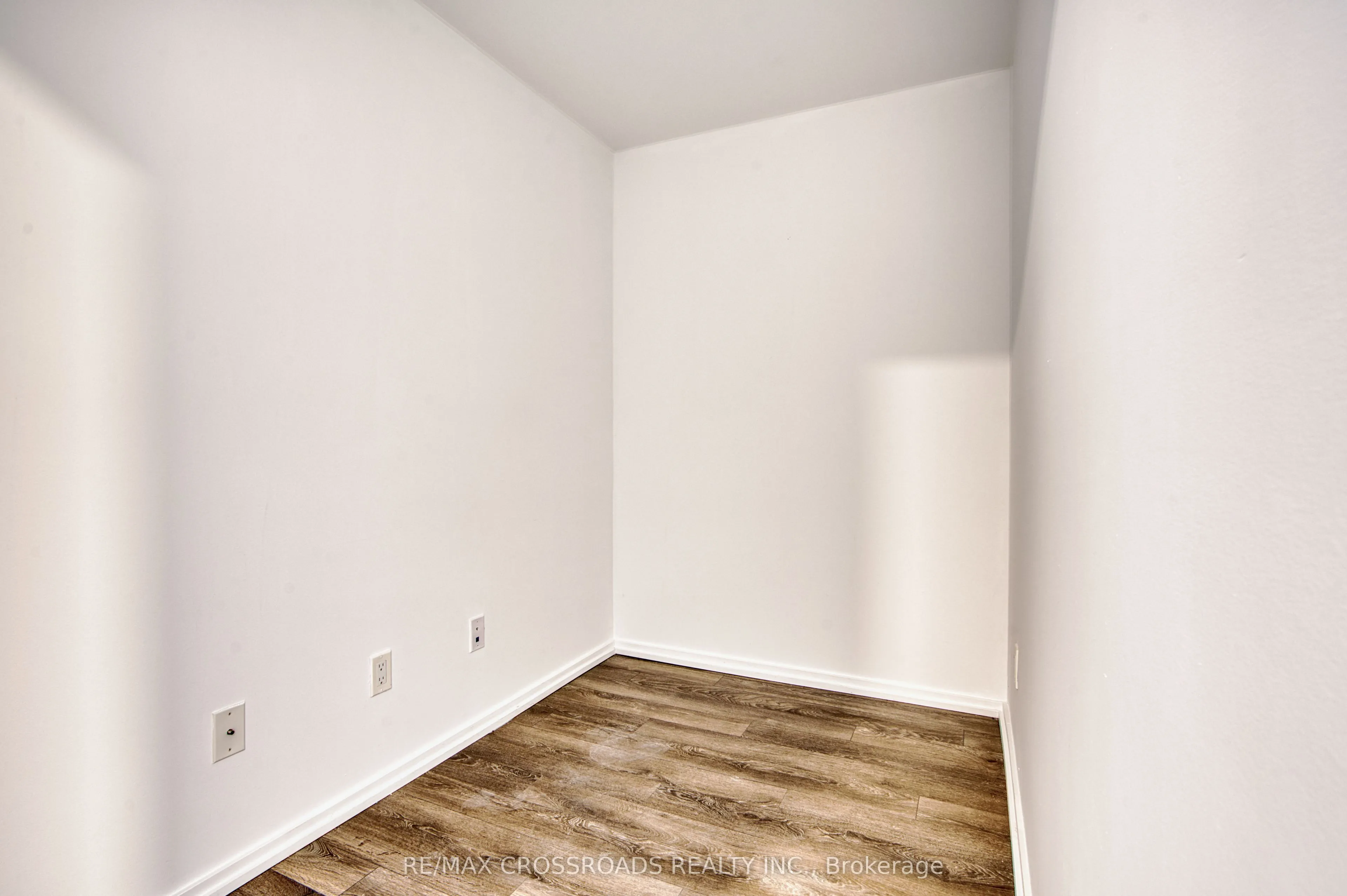 197 Yonge Street, #1510