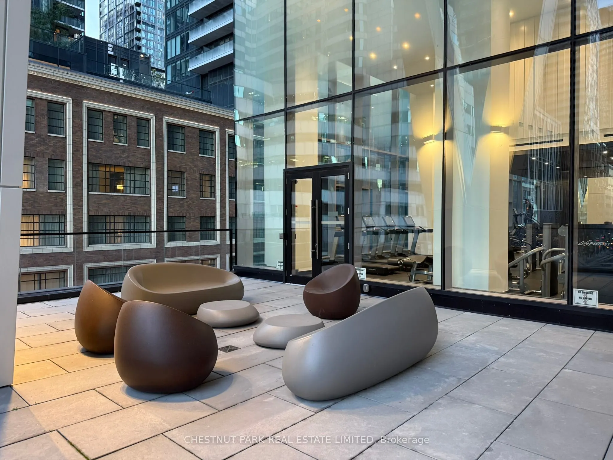 357 King Street W, #1202