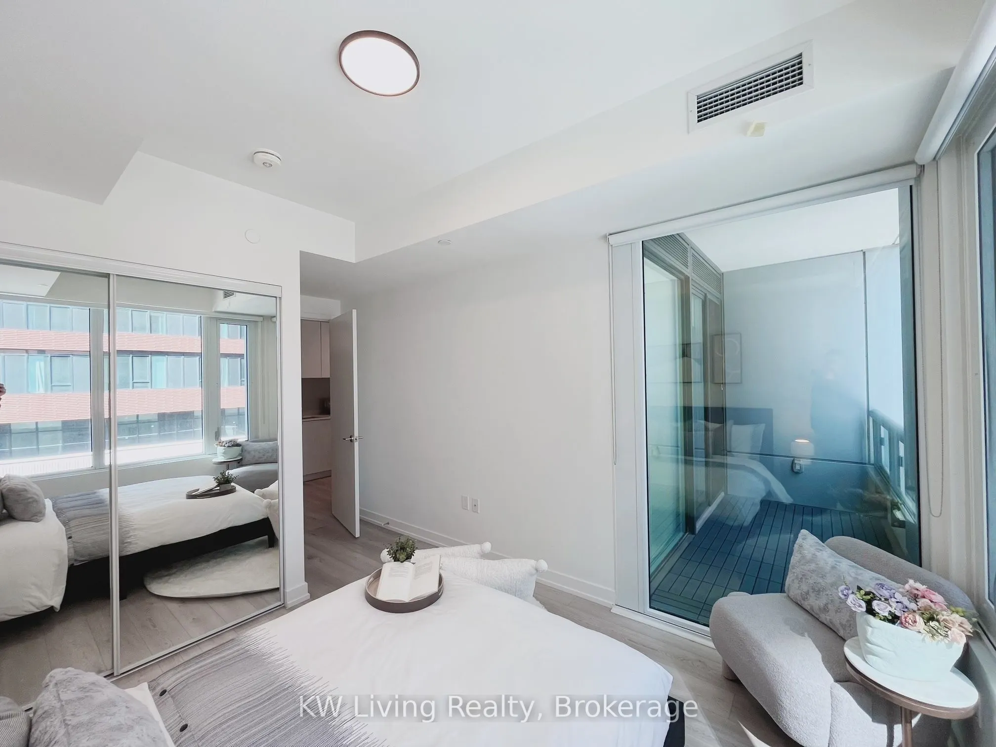 158 Front Street E, #417