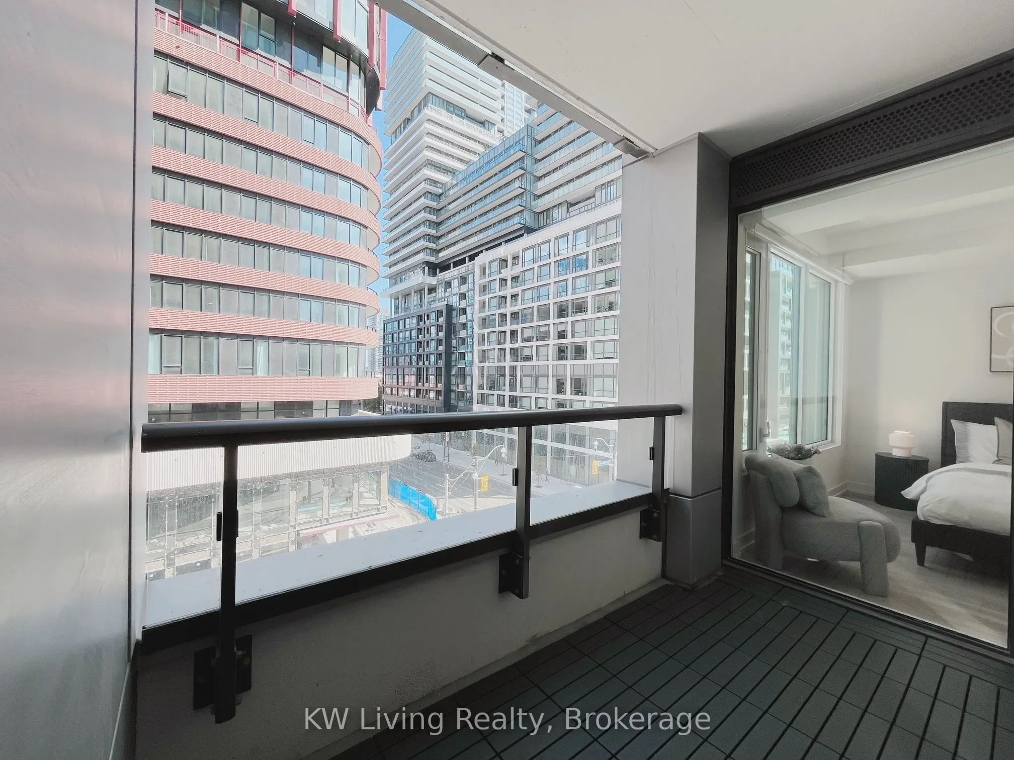 158 Front Street E, #417