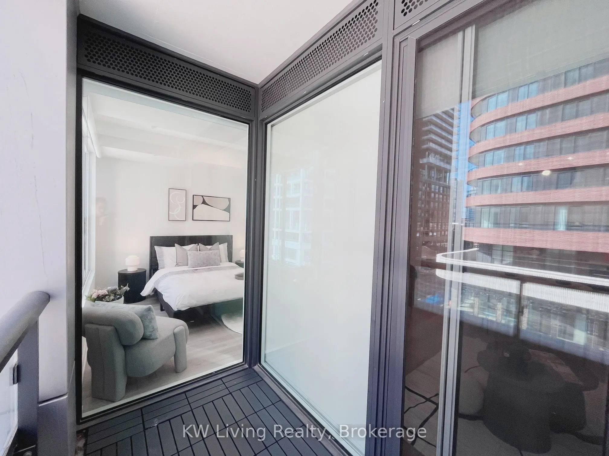 158 Front Street E, #417