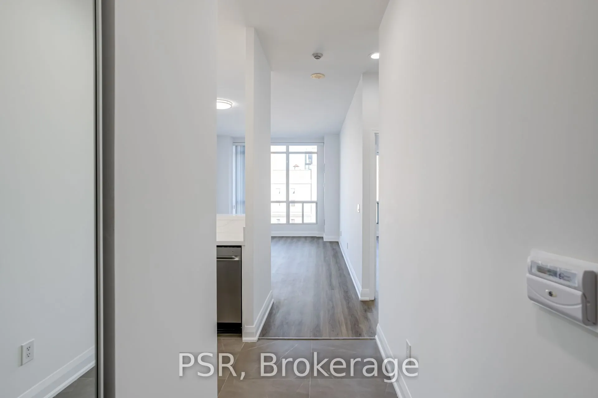 7 King Street E, #1816