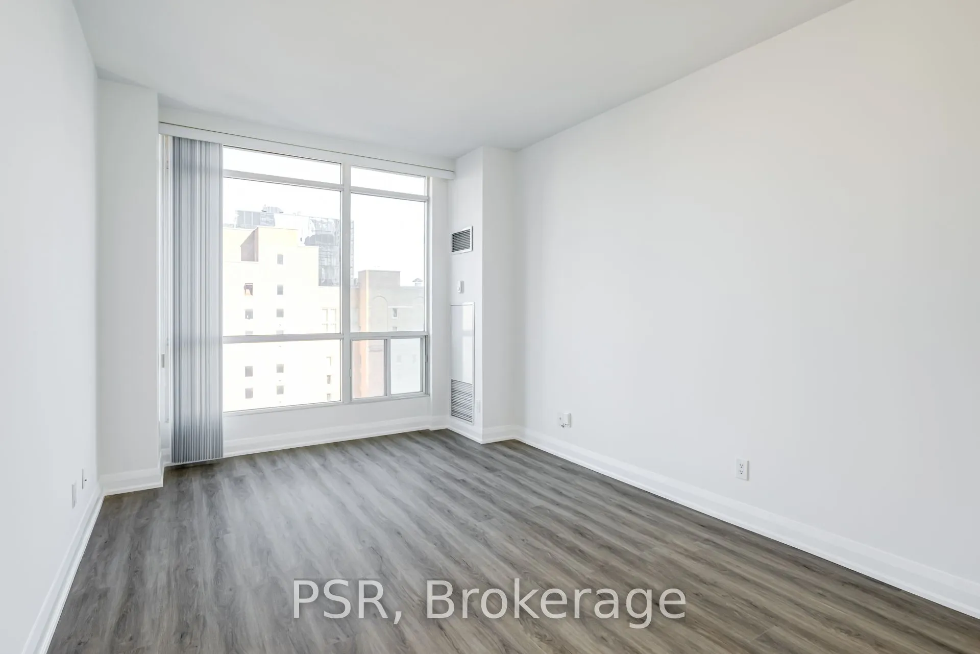 7 King Street E, #1816