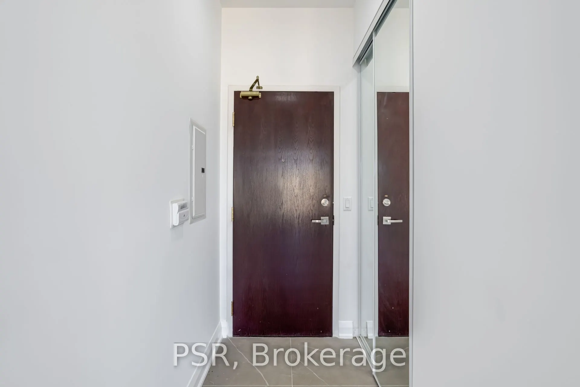 7 King Street E, #1816
