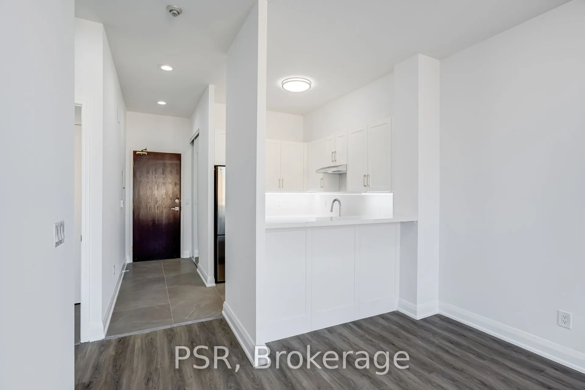 7 King Street E, #1816