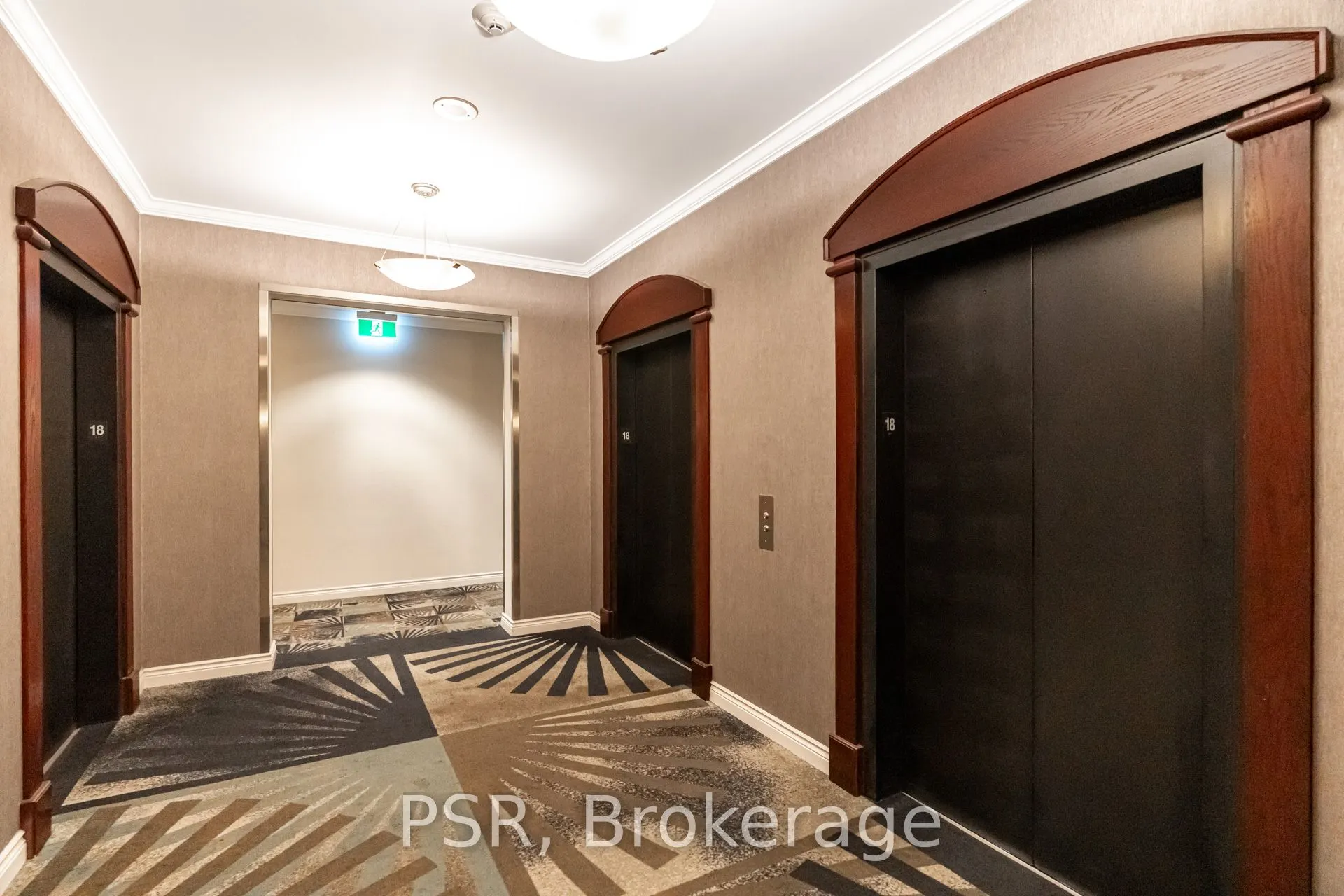7 King Street E, #1816