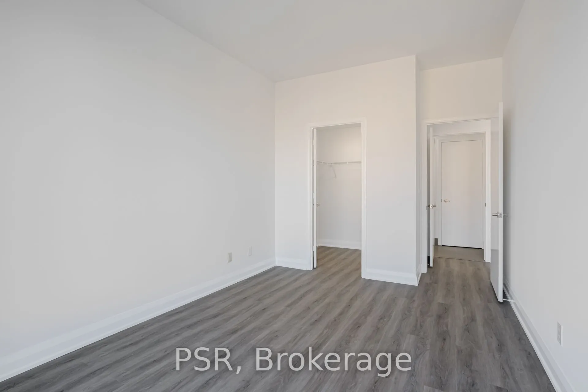 7 King Street E, #1816