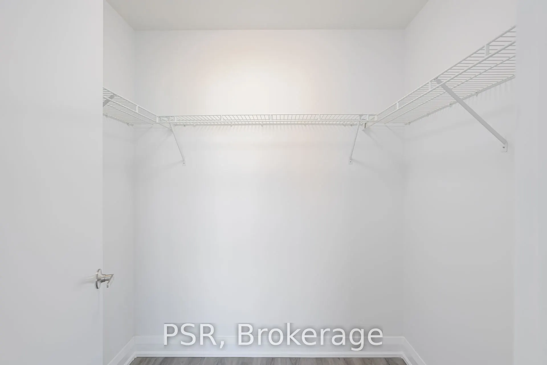7 King Street E, #1816