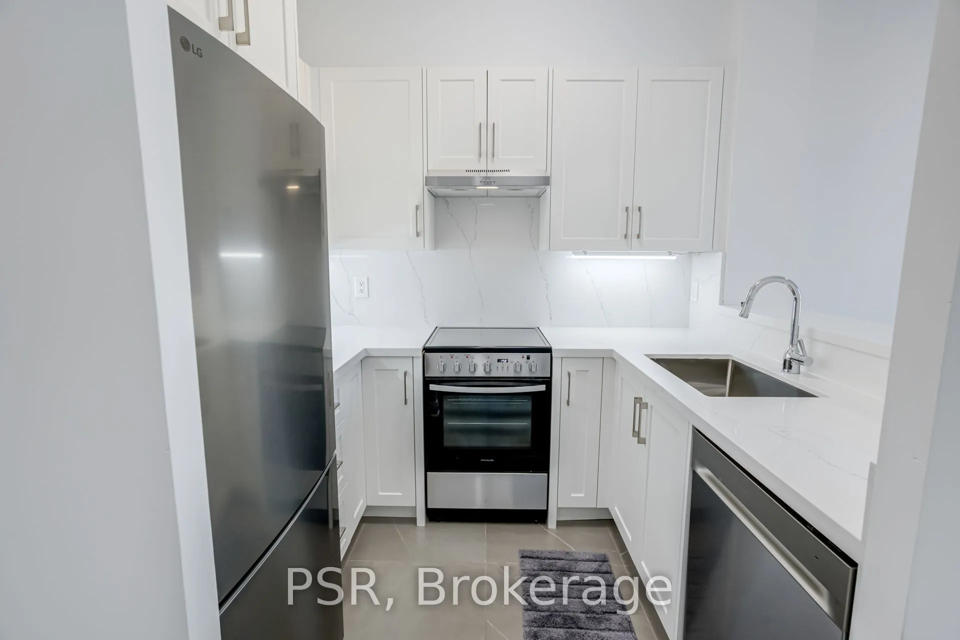 7 King Street E, #1816