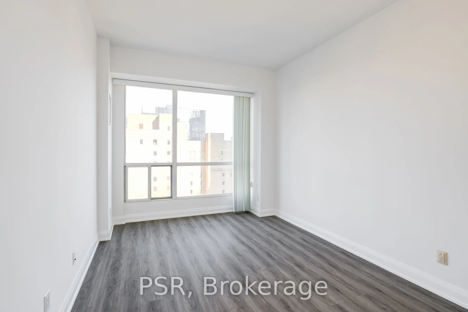 7 King Street E, #1816