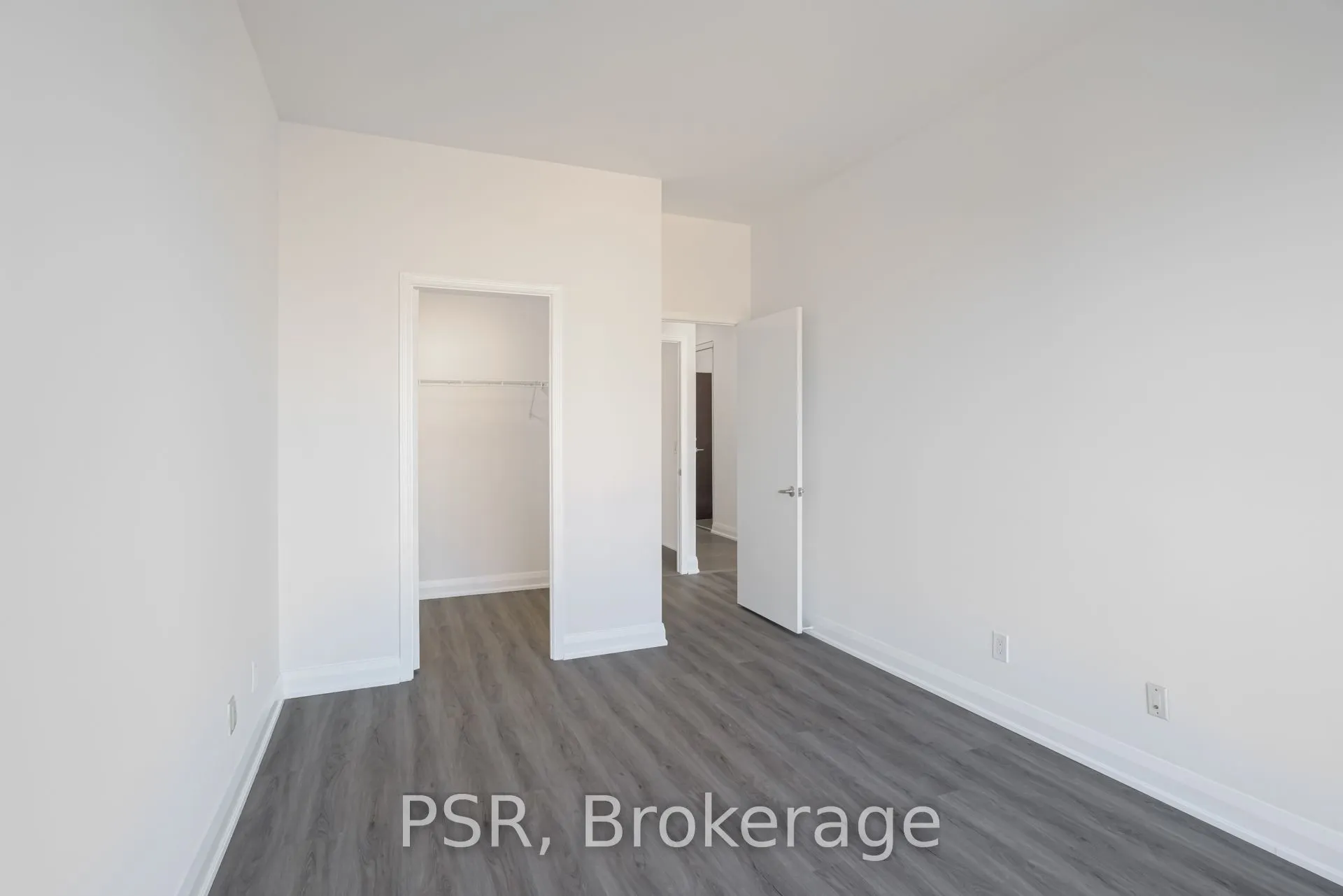 7 King Street E, #1816