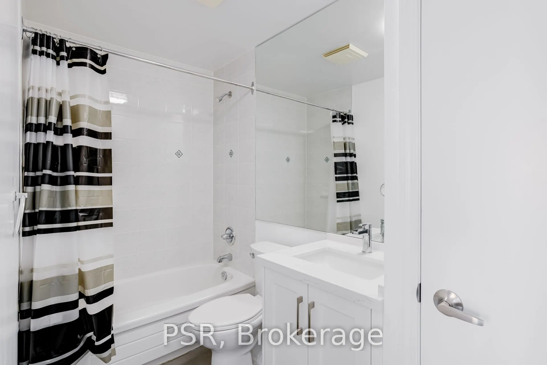 7 King Street E, #1816