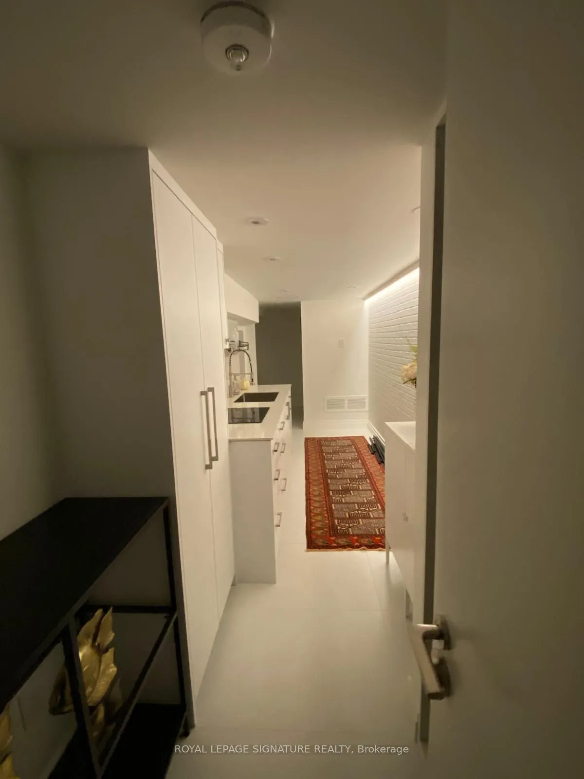 19 Teddington Park Avenue, #Bacholor