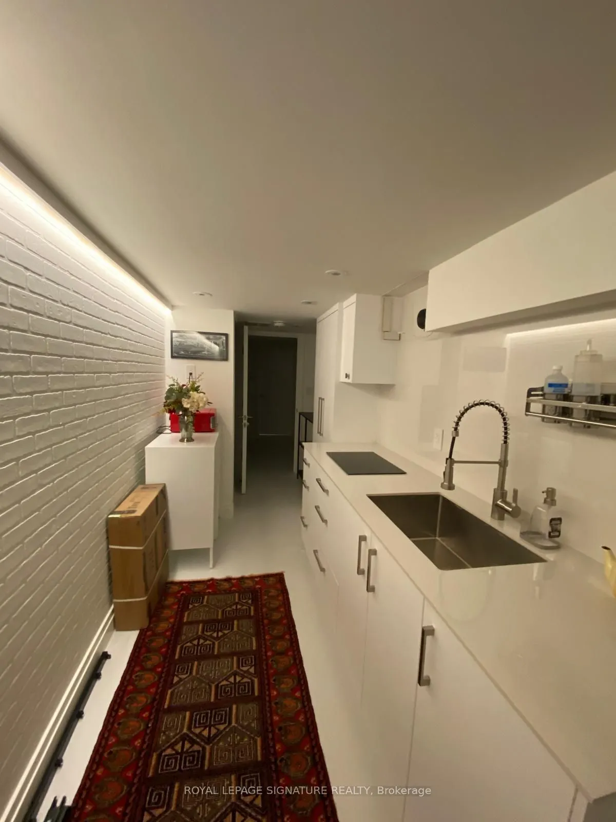 19 Teddington Park Avenue, #Bacholor