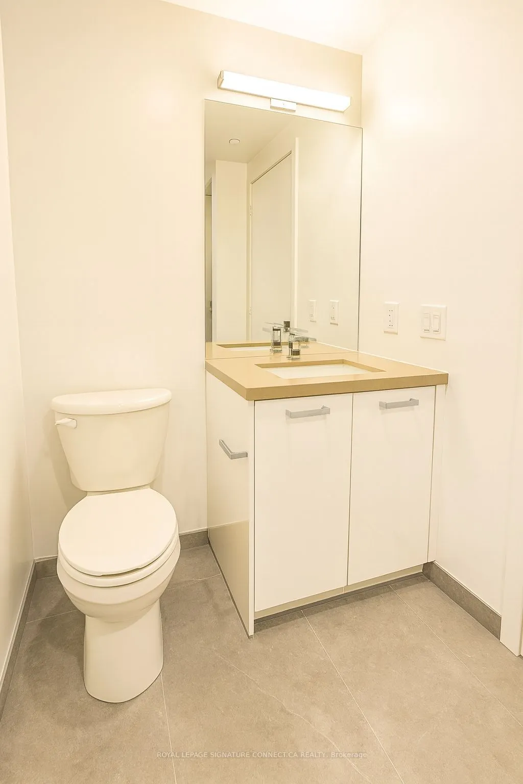 195 McCaul Street, #223