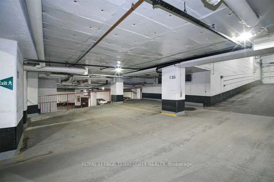 212 Eglinton Avenue E, #404