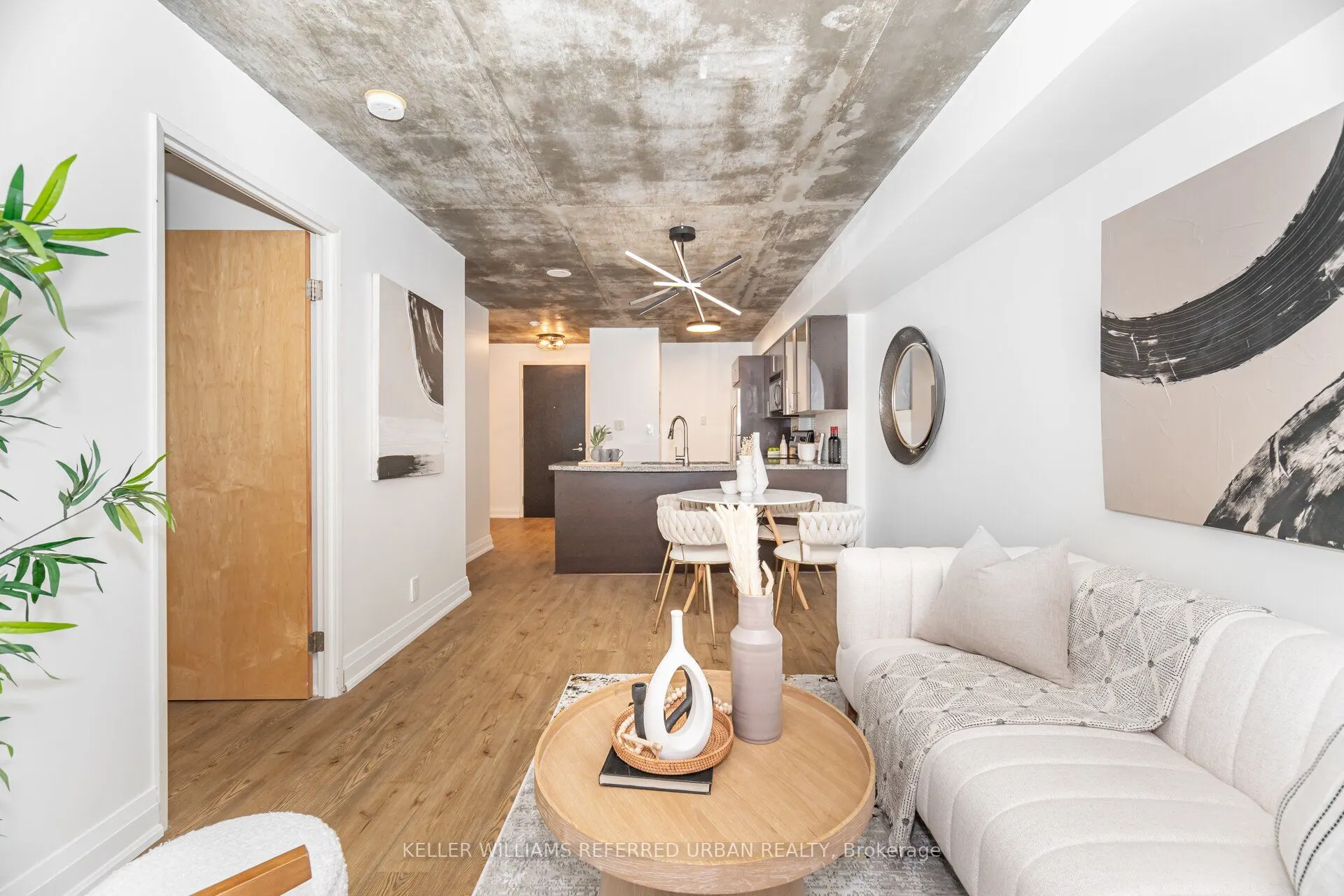 1005 King Street W, #414