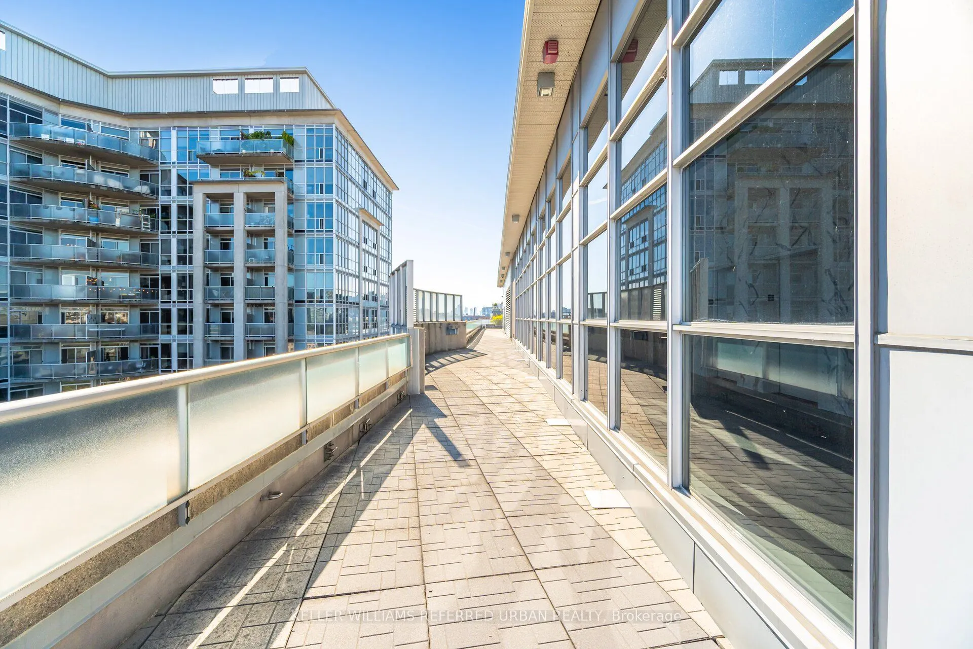 1005 King Street W, #414