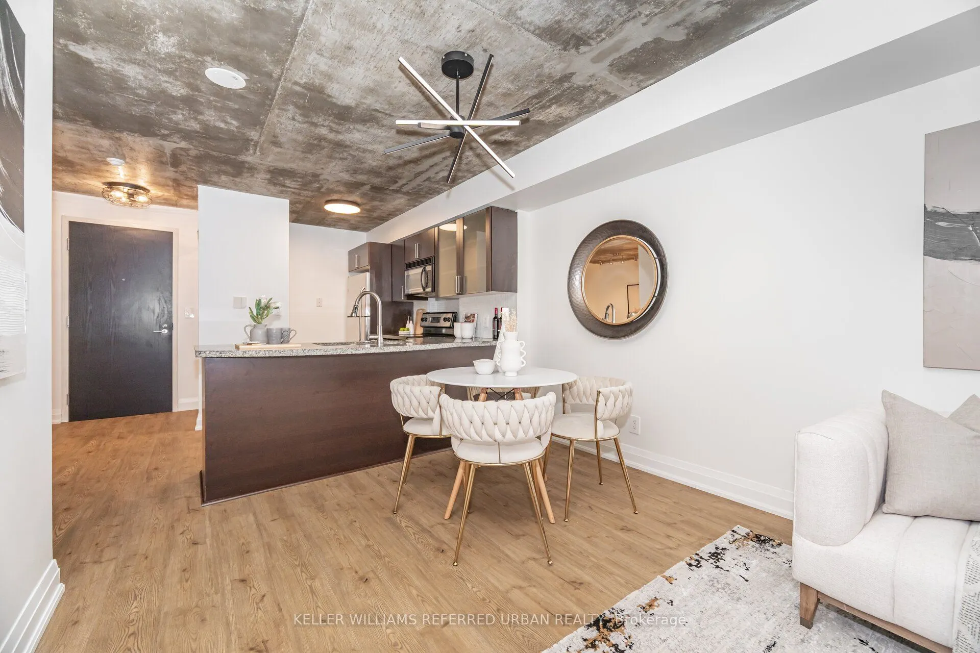 1005 King Street W, #414