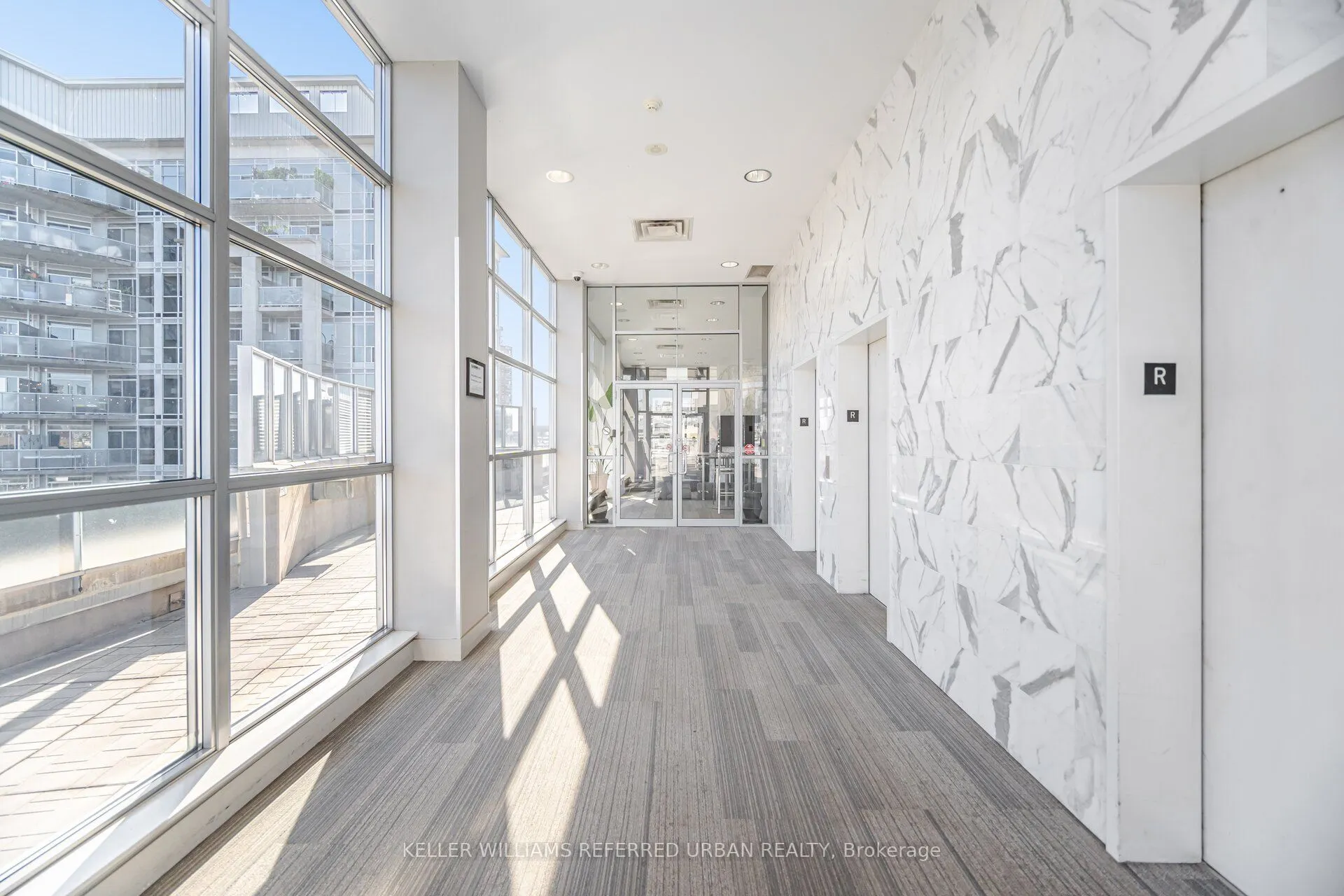 1005 King Street W, #414