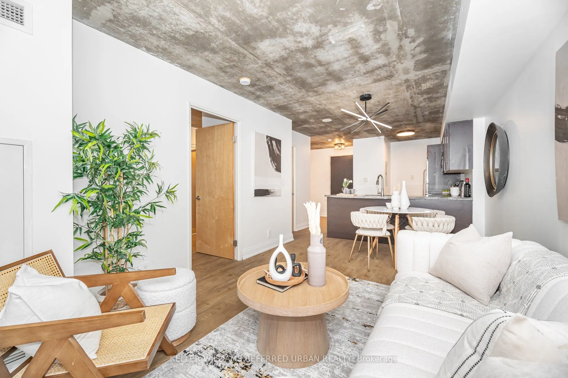 1005 King Street W, #414