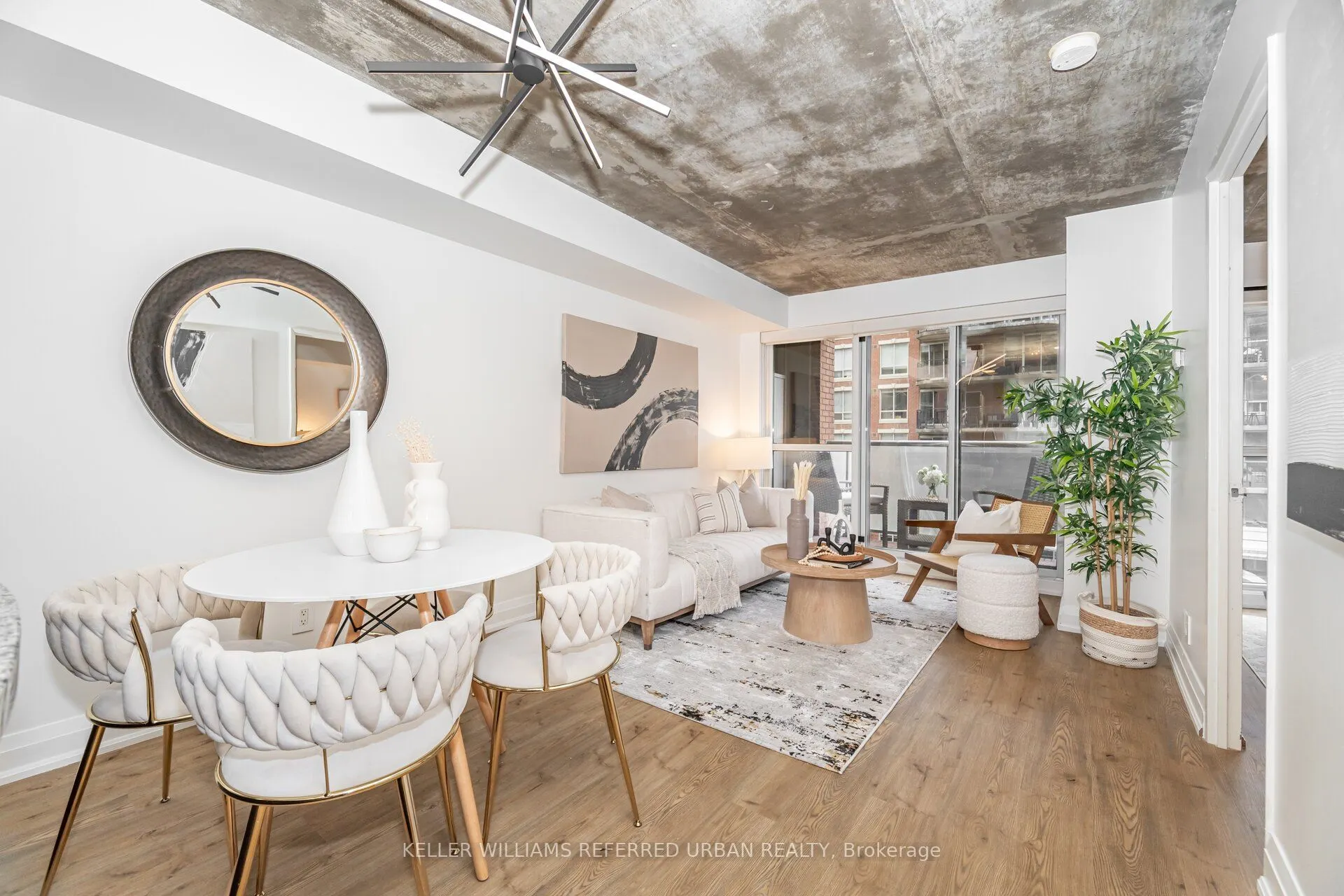 1005 King Street W, #414