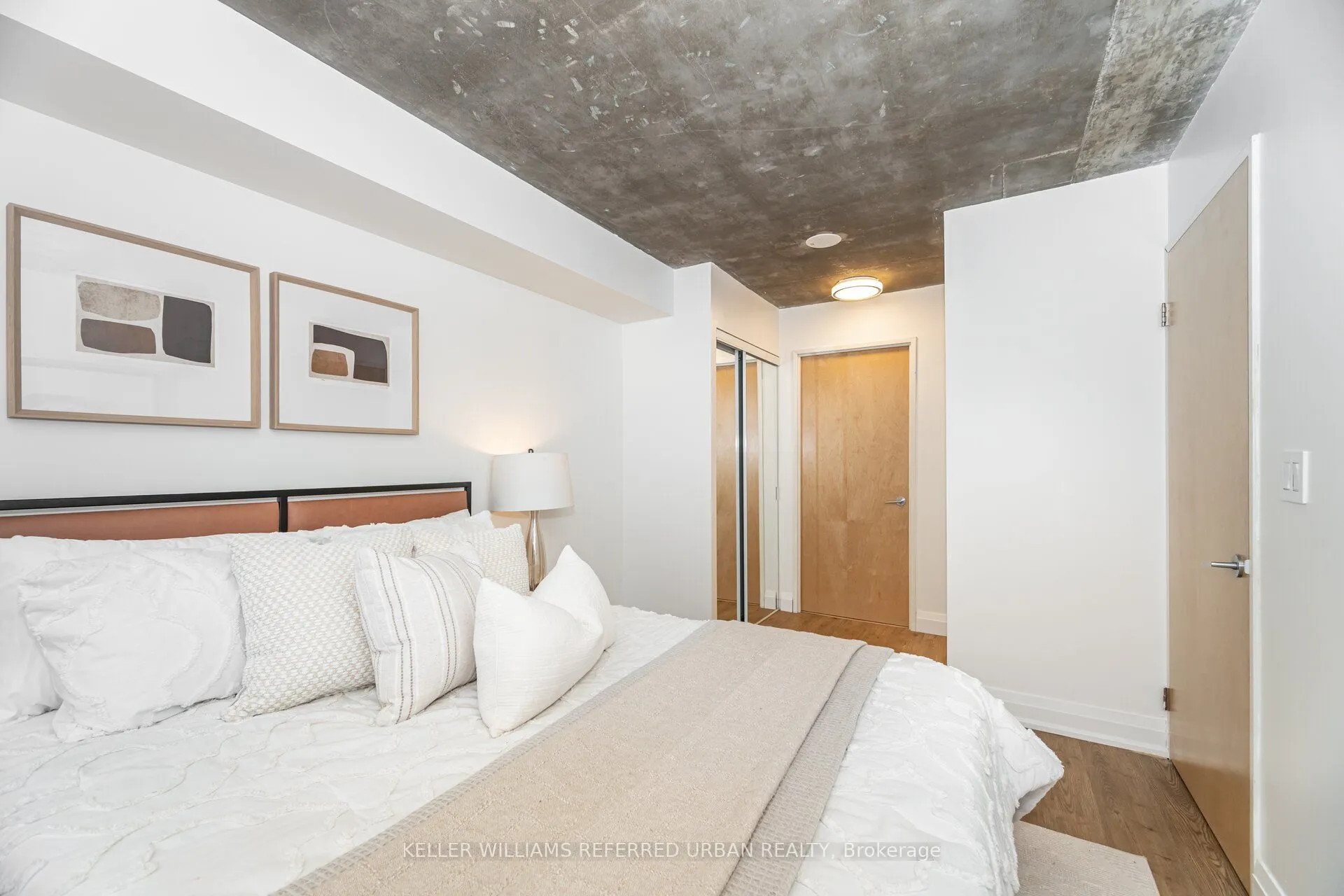1005 King Street W, #414