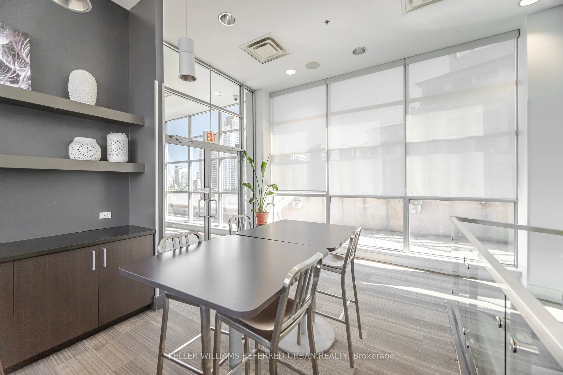 1005 King Street W, #414