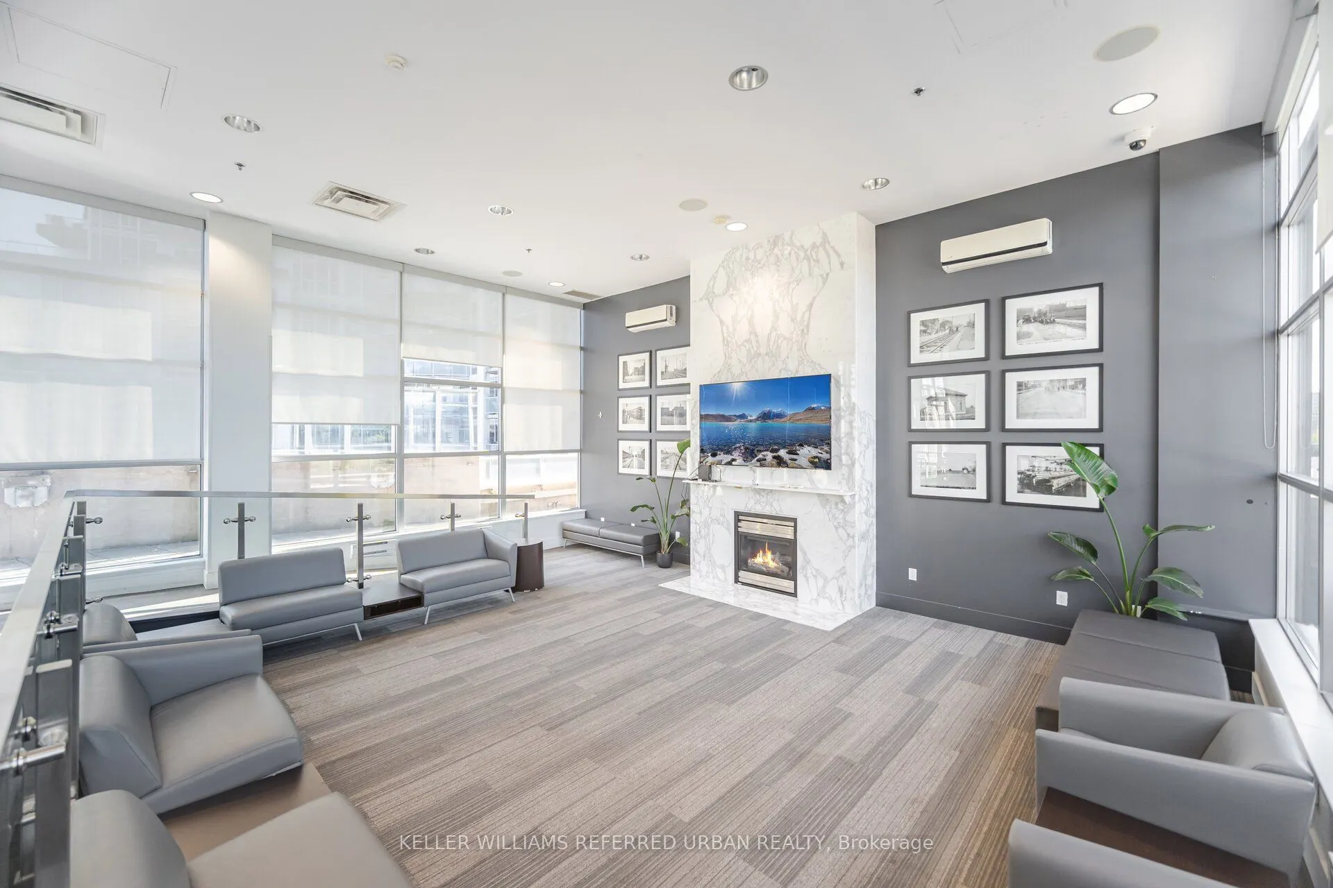 1005 King Street W, #414