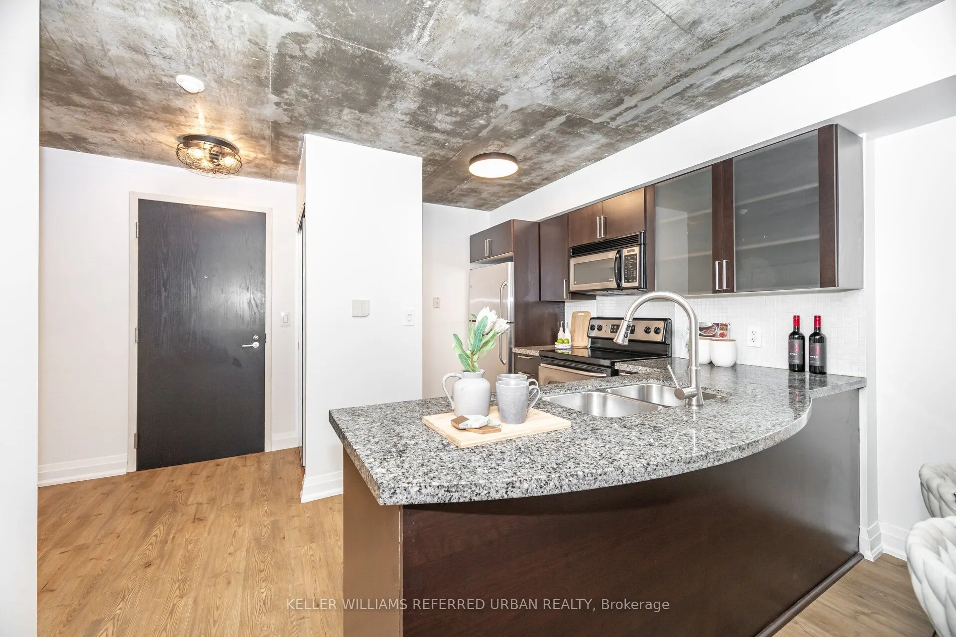 1005 King Street W, #414