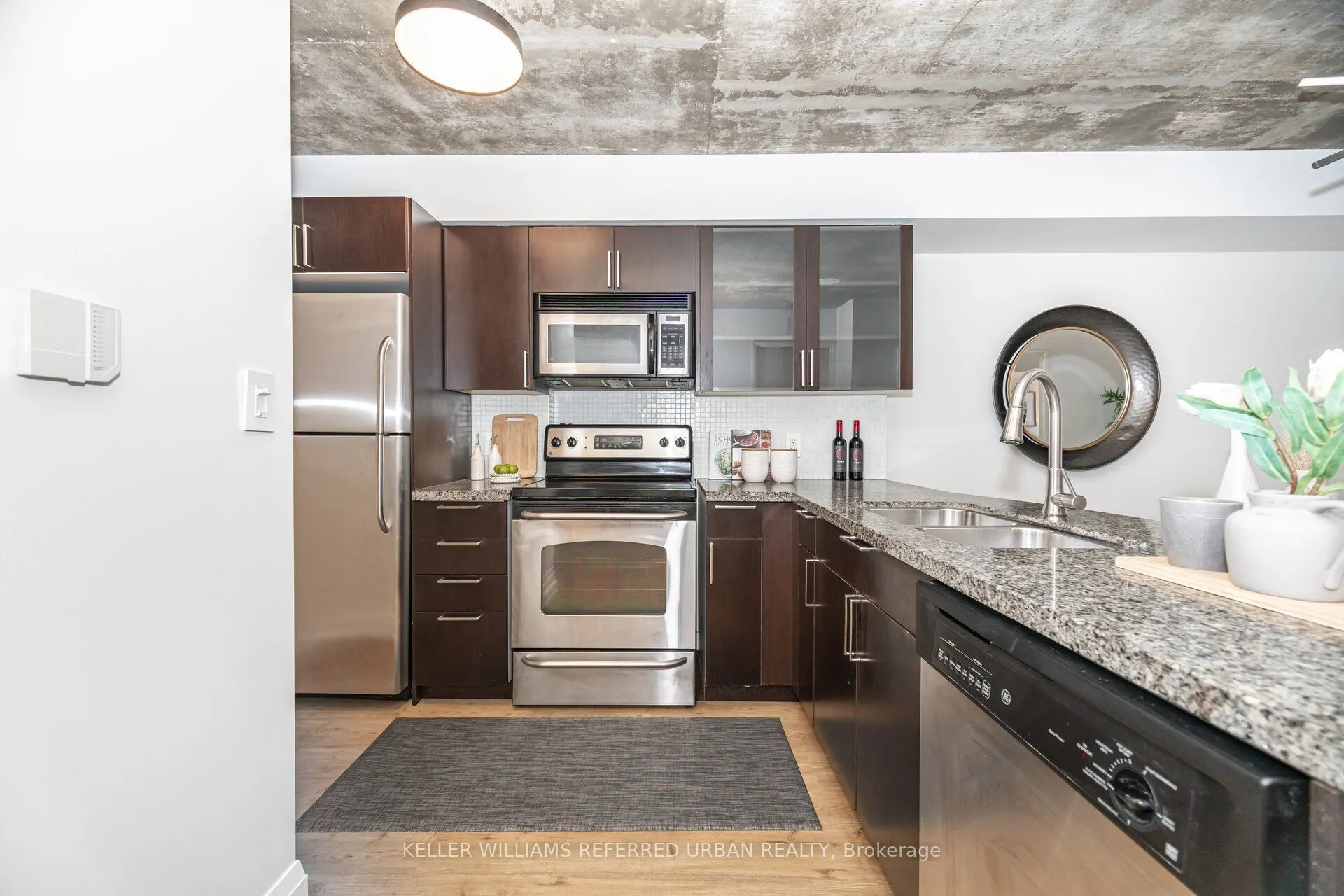 1005 King Street W, #414