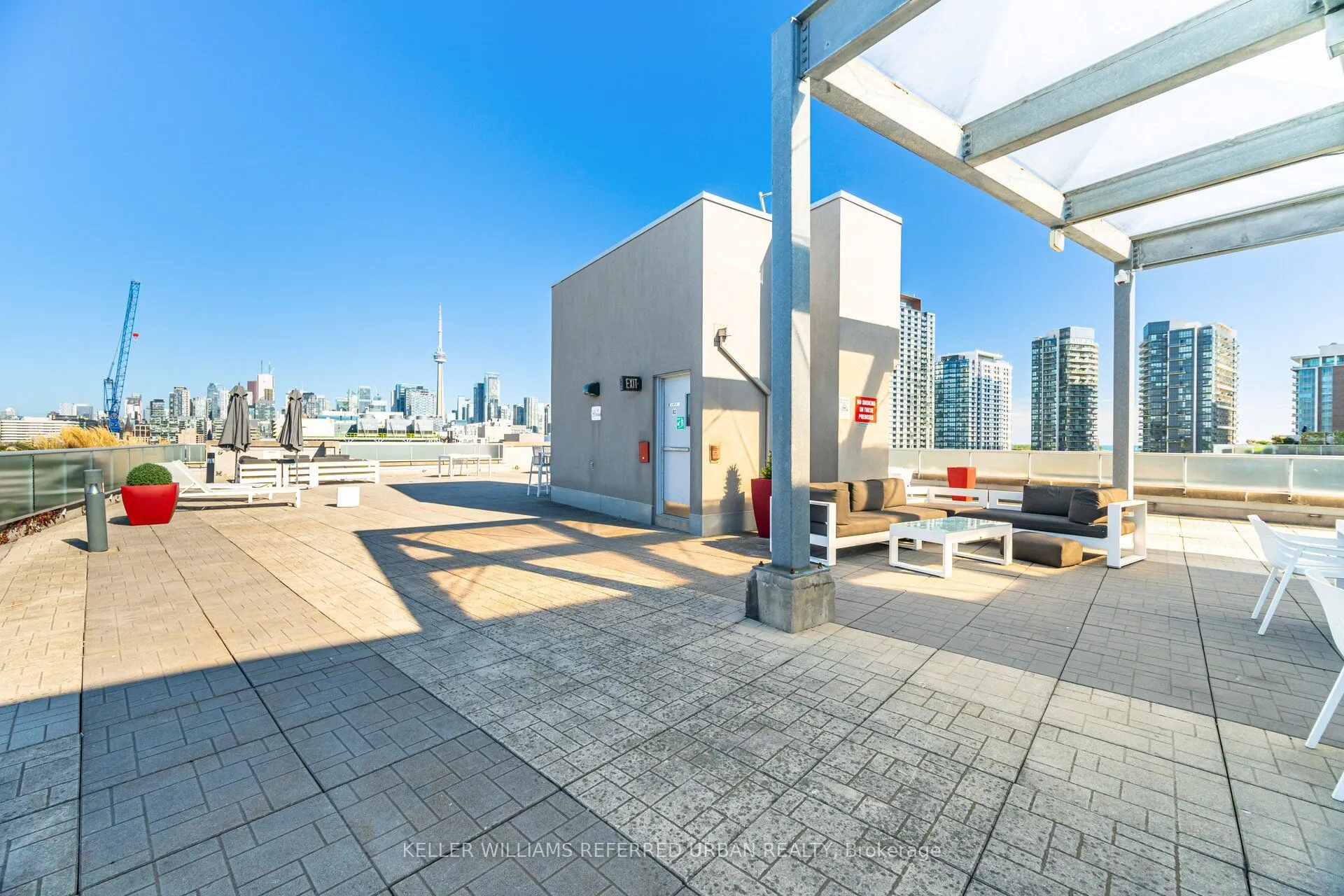 1005 King Street W, #414