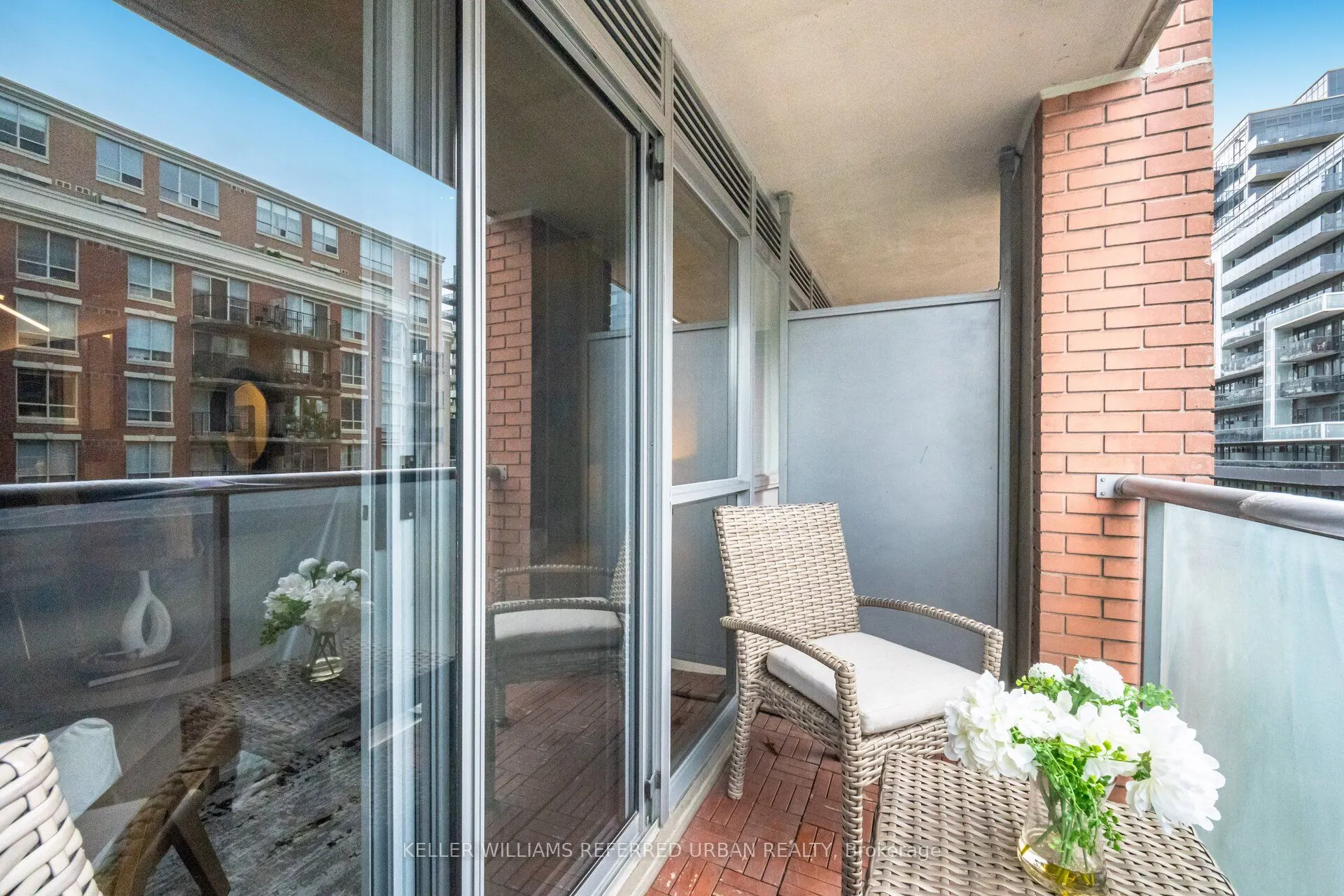 1005 King Street W, #414