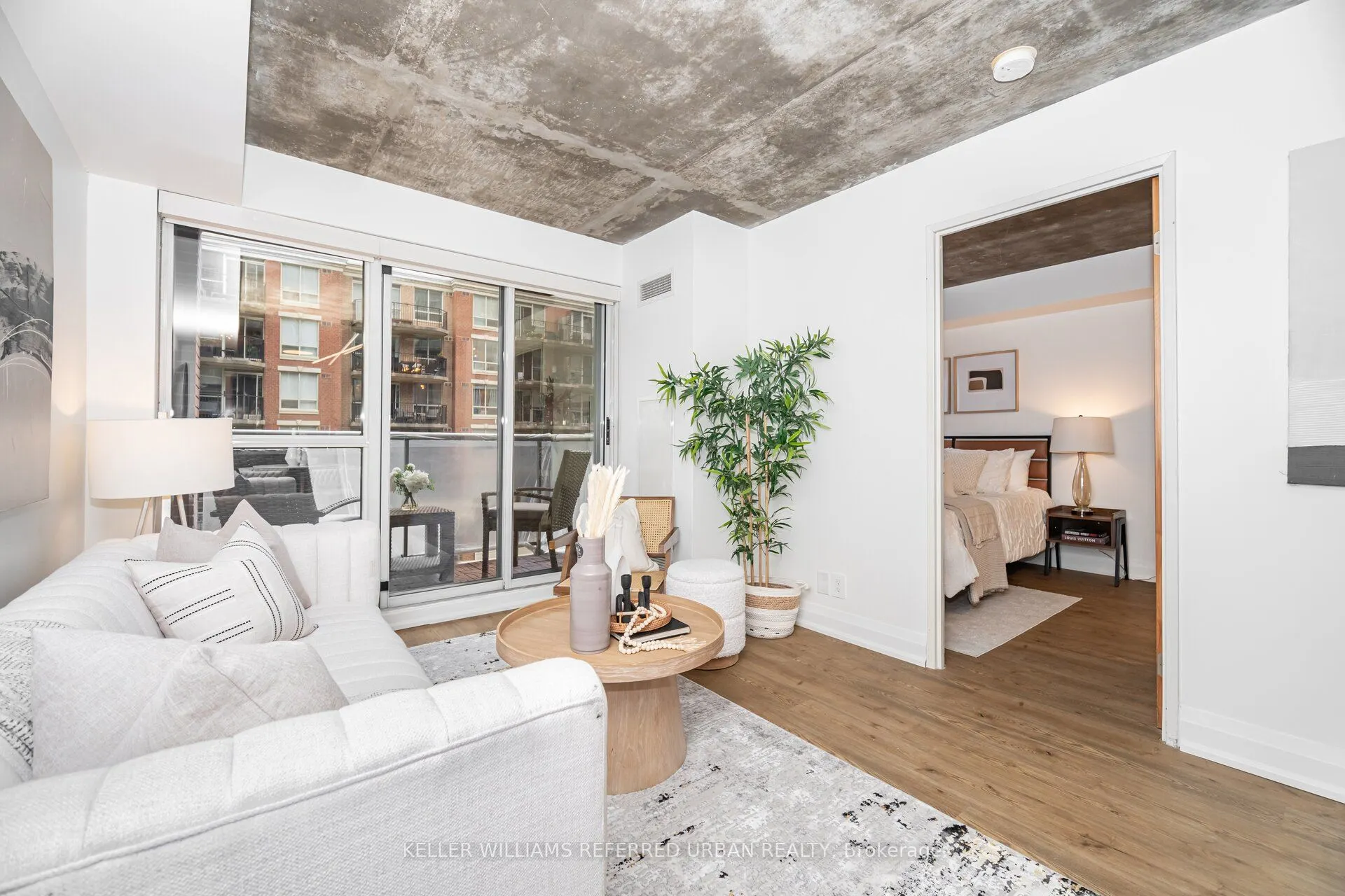 1005 King Street W, #414