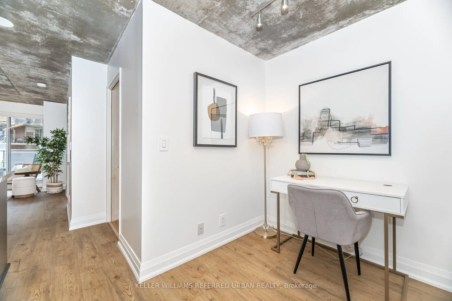 1005 King Street W, #414