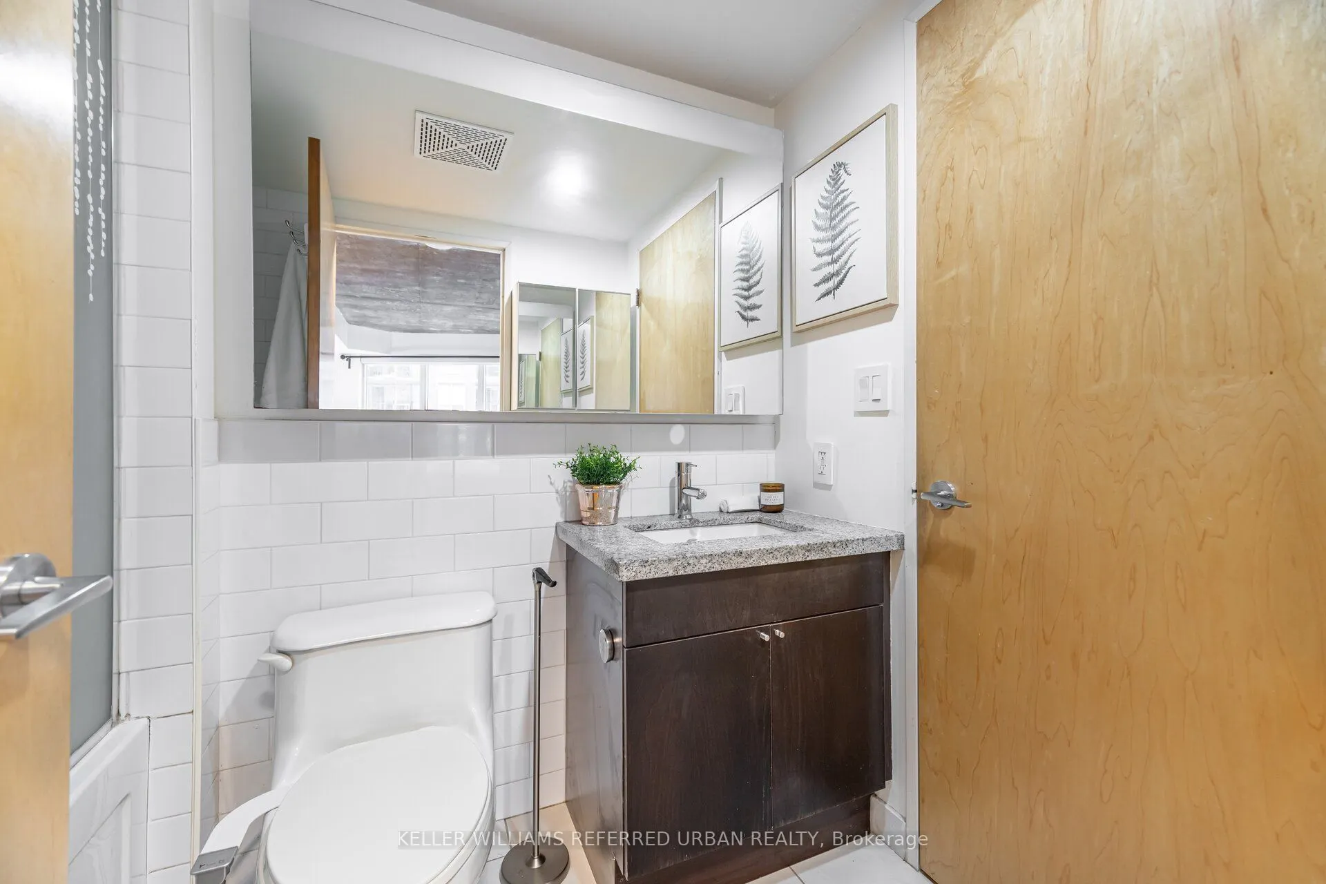 1005 King Street W, #414